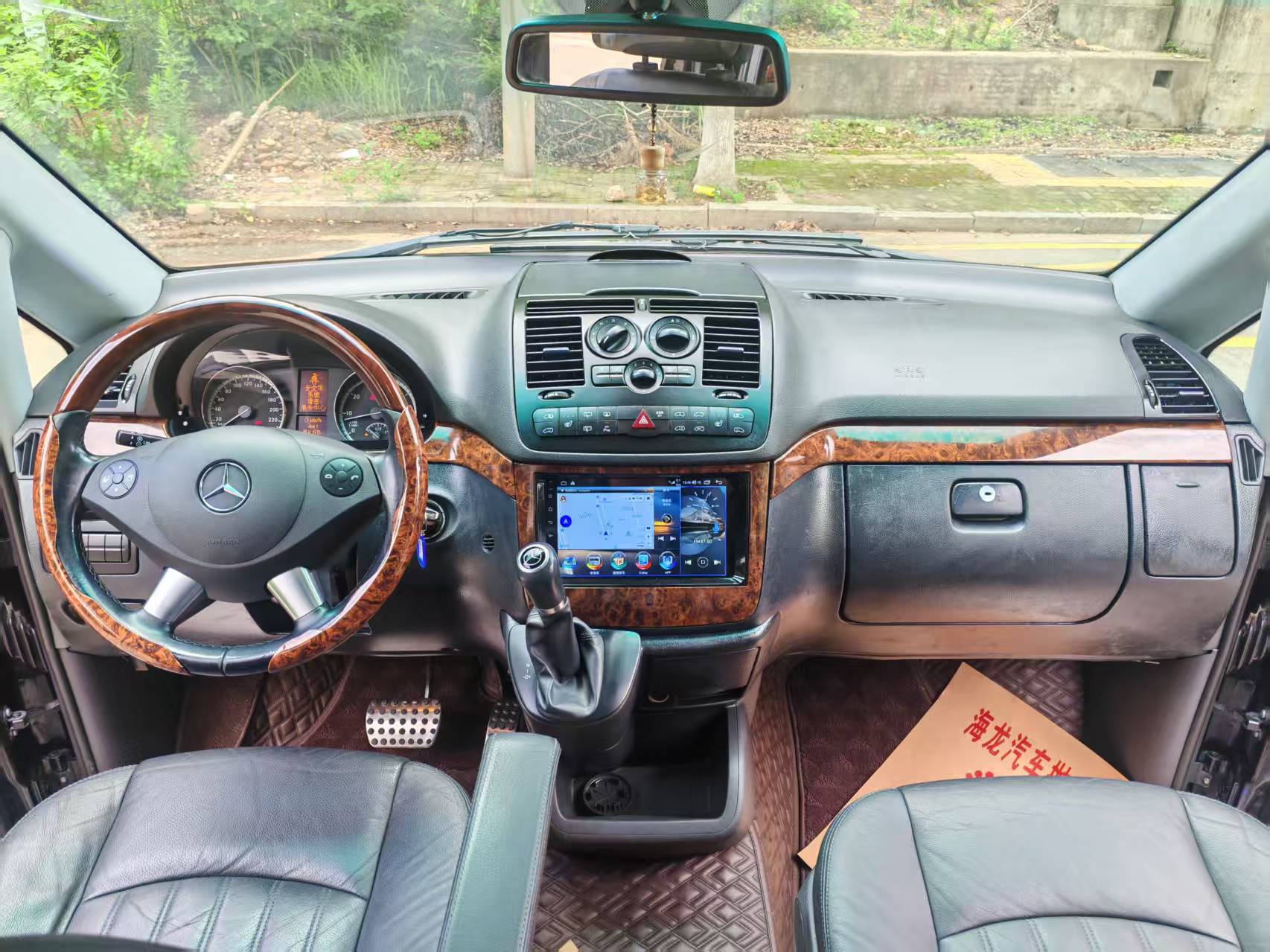 Mercedes-Benz Viano (Imported) 2012 car image #8