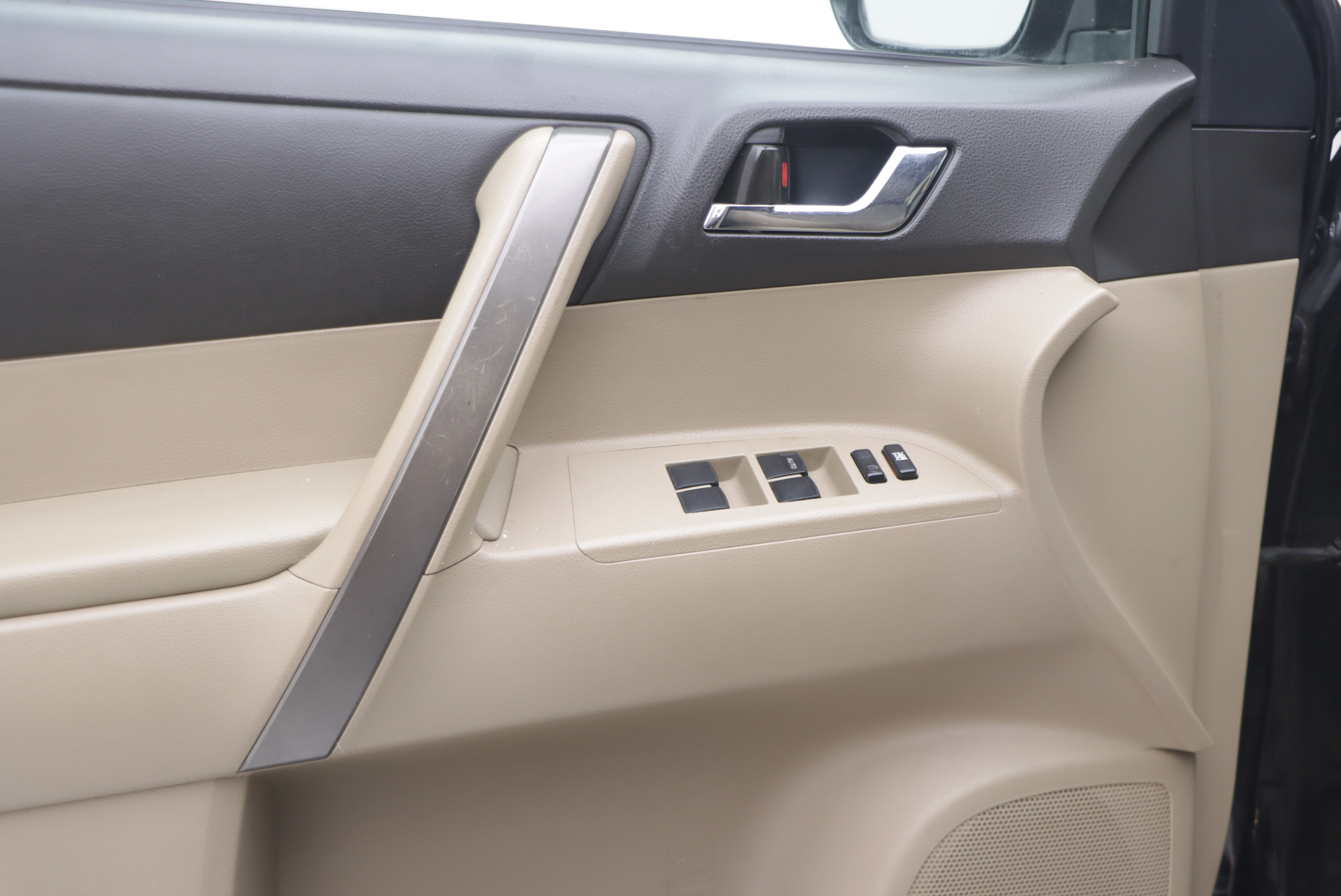 Toyota Highlander 2010 car image #8