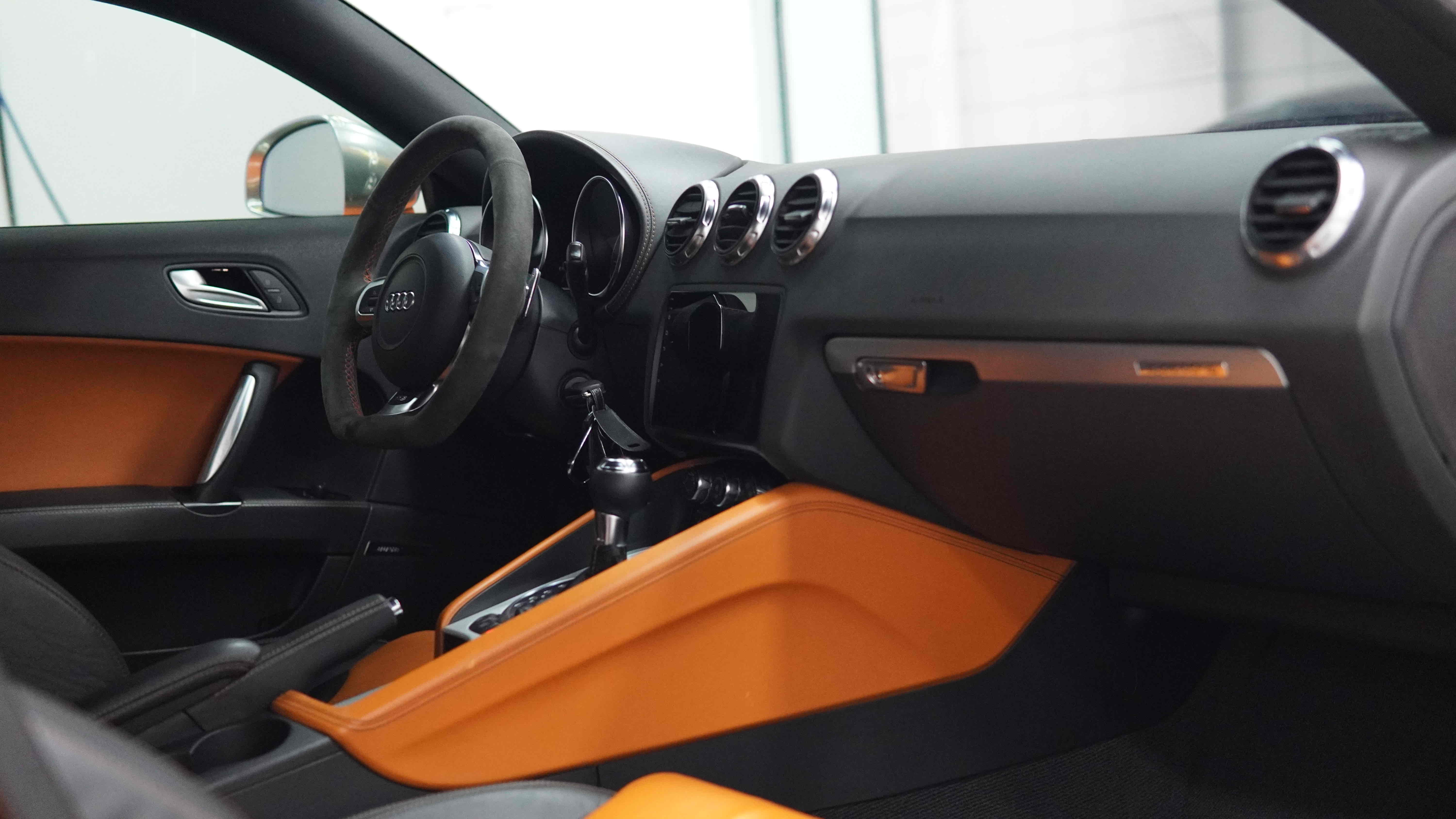 Audi TTS 2009 car image #8