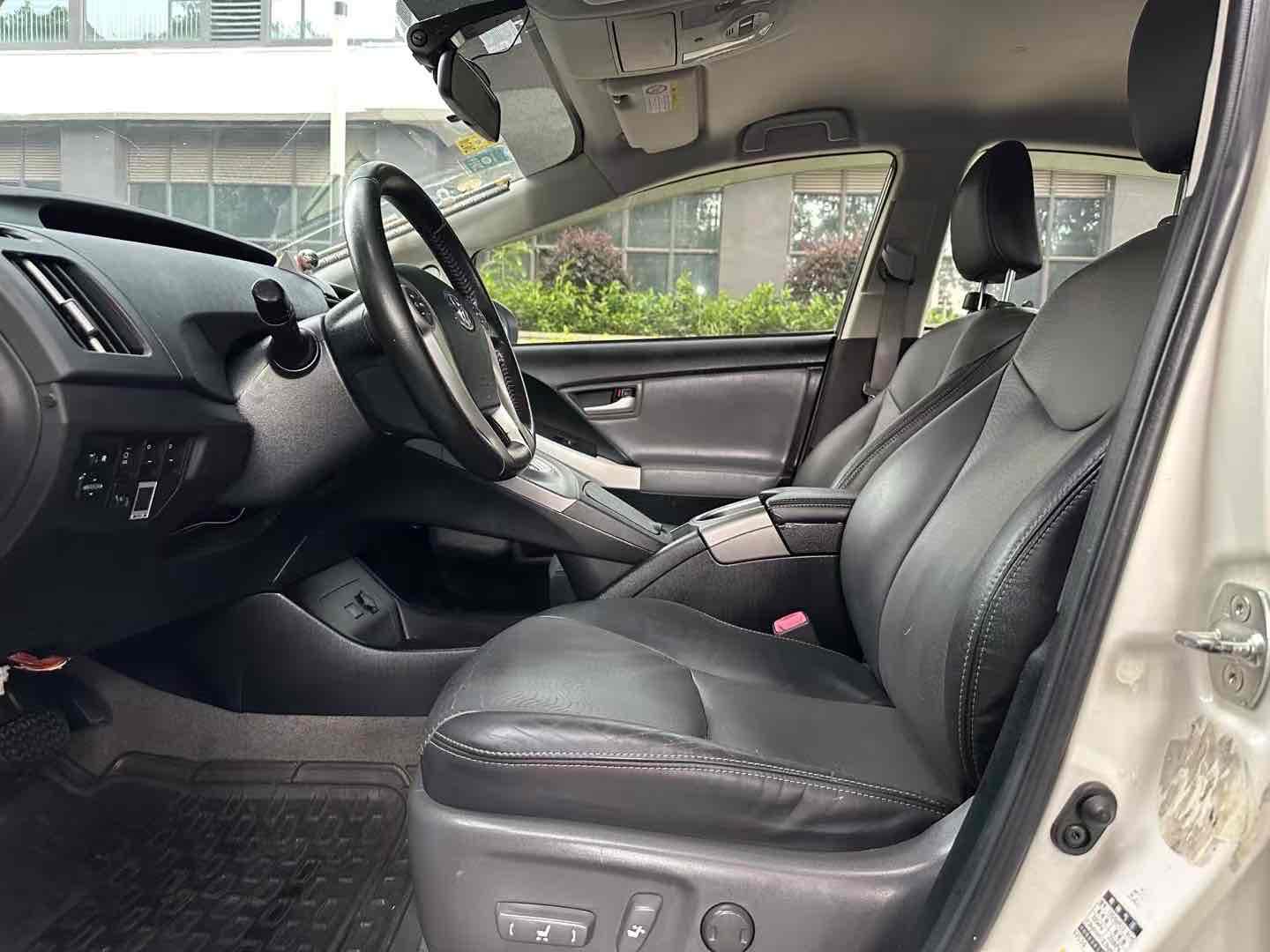 Toyota Prius 2013 car image #8