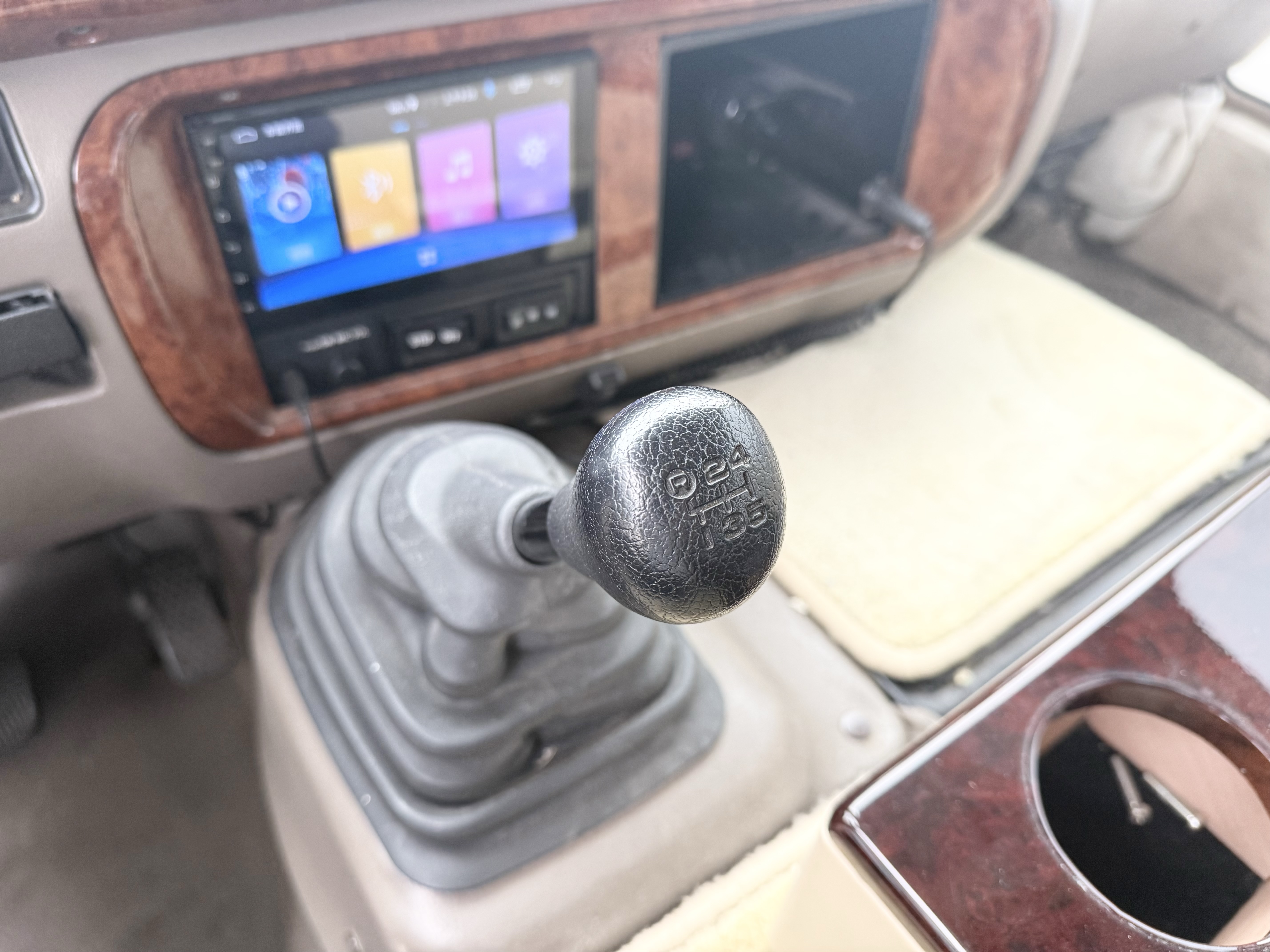 Toyota Coaster 2011 imagen de coche #8