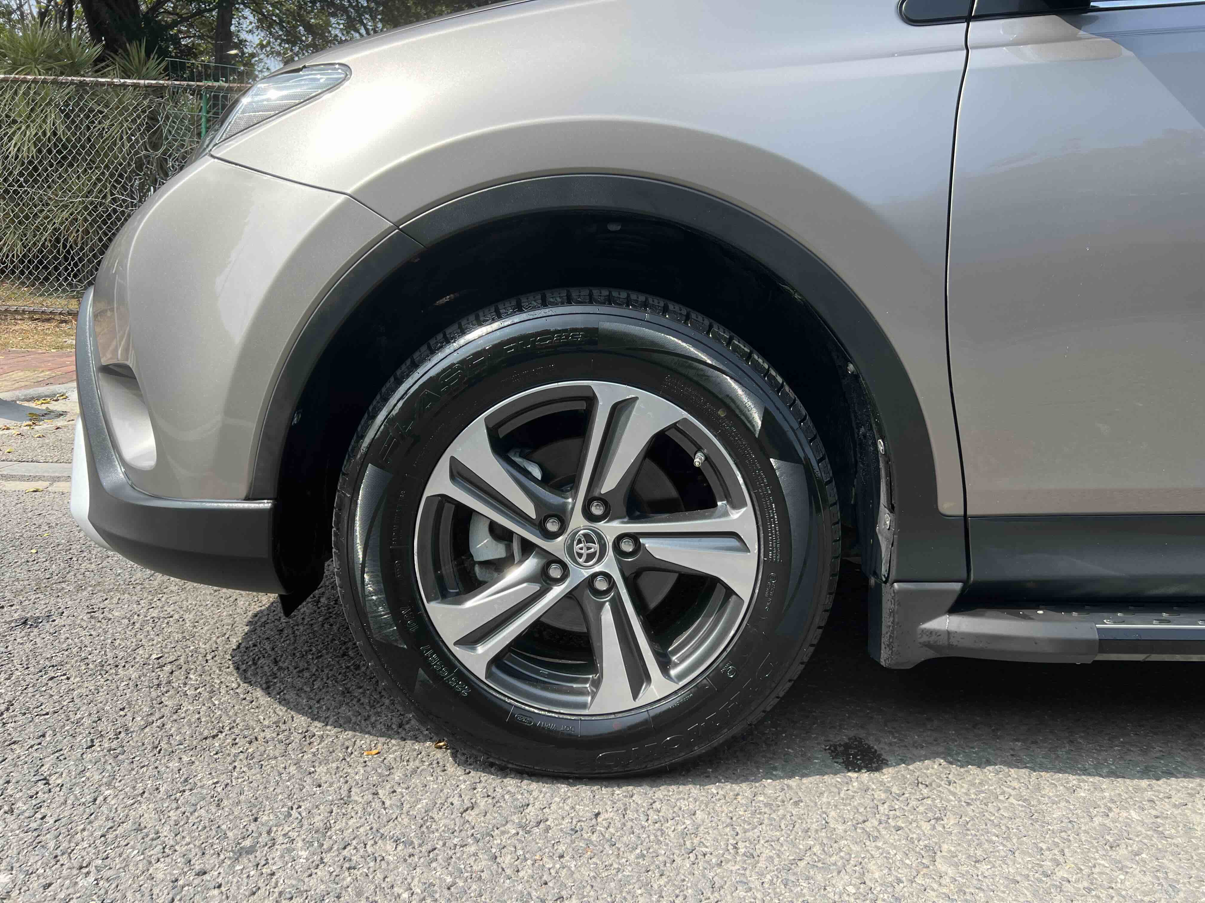 Toyota RAV4 2016 car image #8