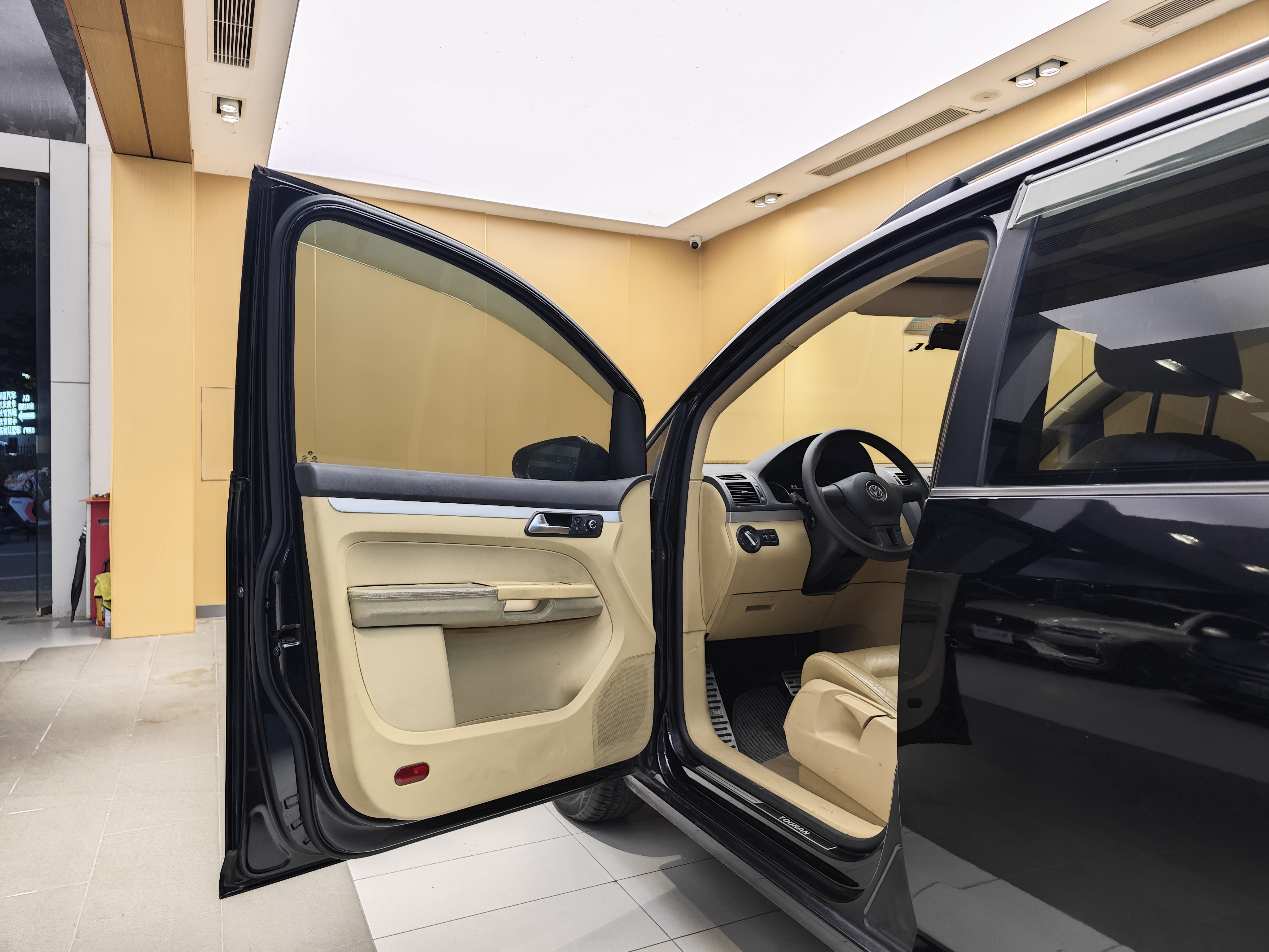 Volkswagen Touran 2011 #8 Volkswagen Touran 2011 immagine di auto #8