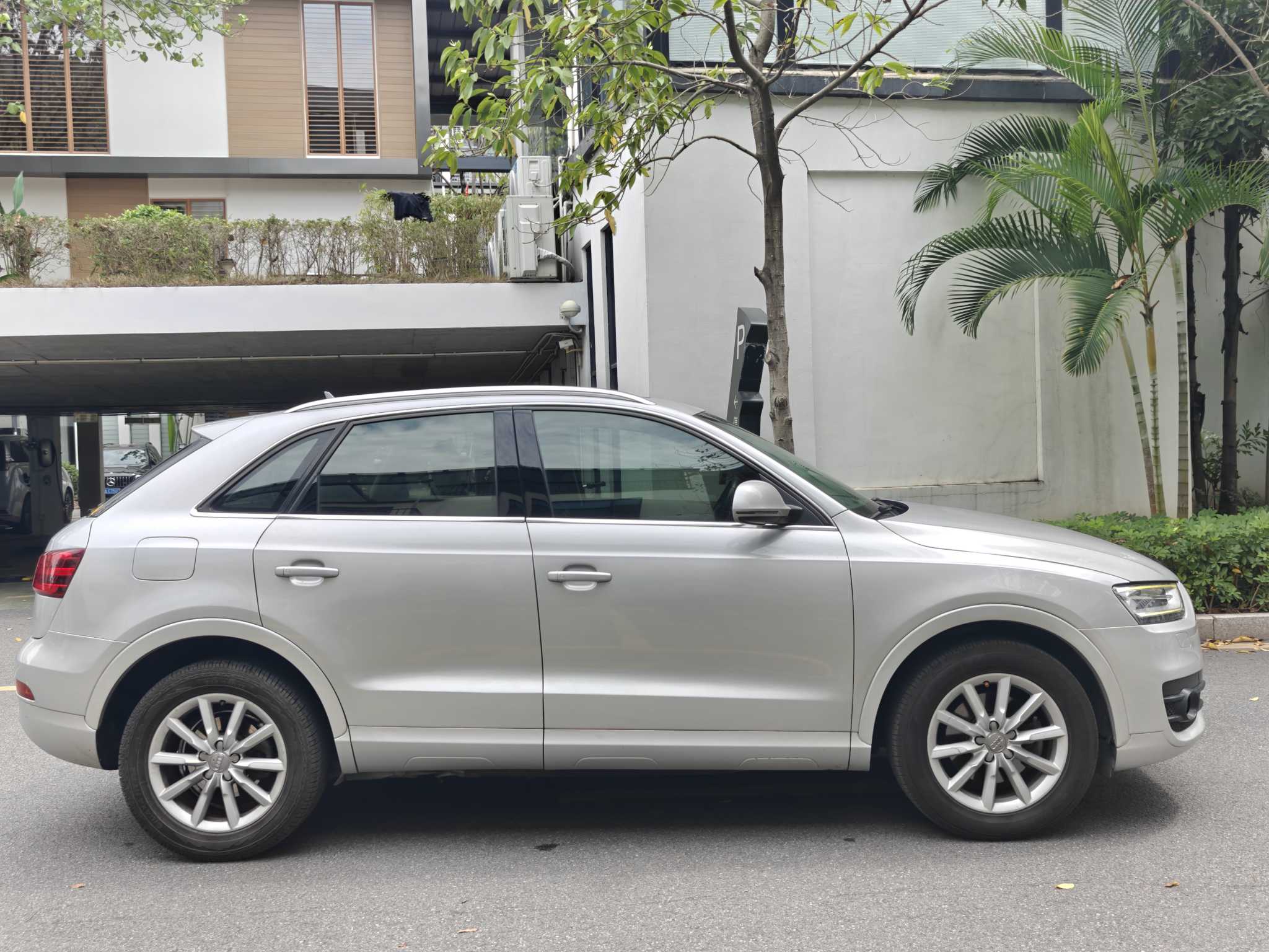 Audi Q3 (Imported) 2014 car image #8