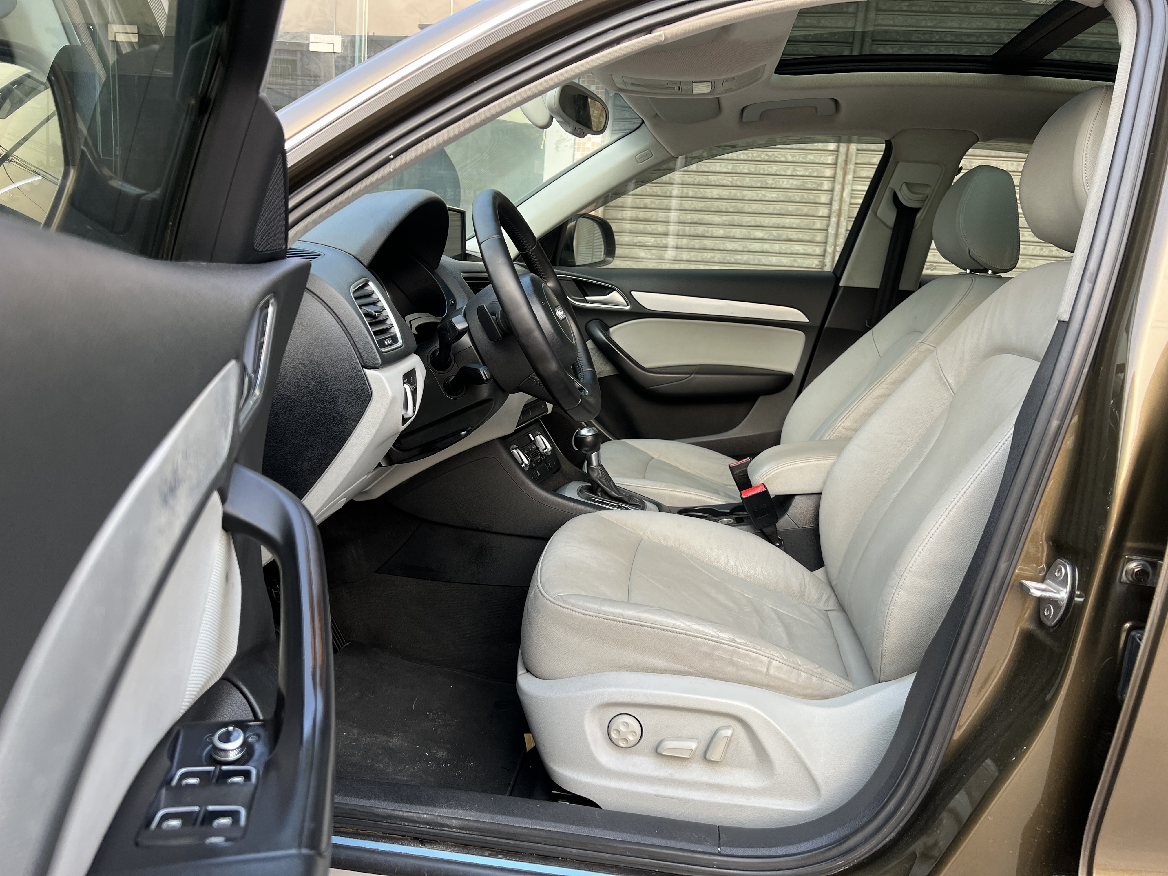 Audi Q3 (Imported) 2013 car image #8