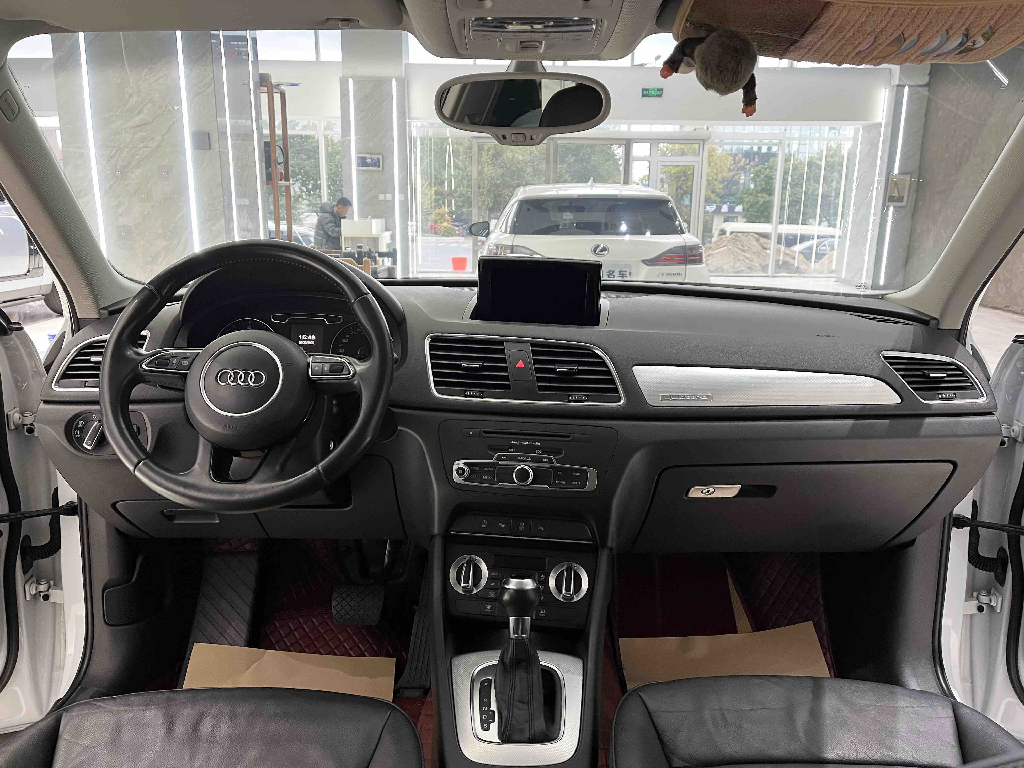 Audi Q3 (Imported) 2012 car image #8