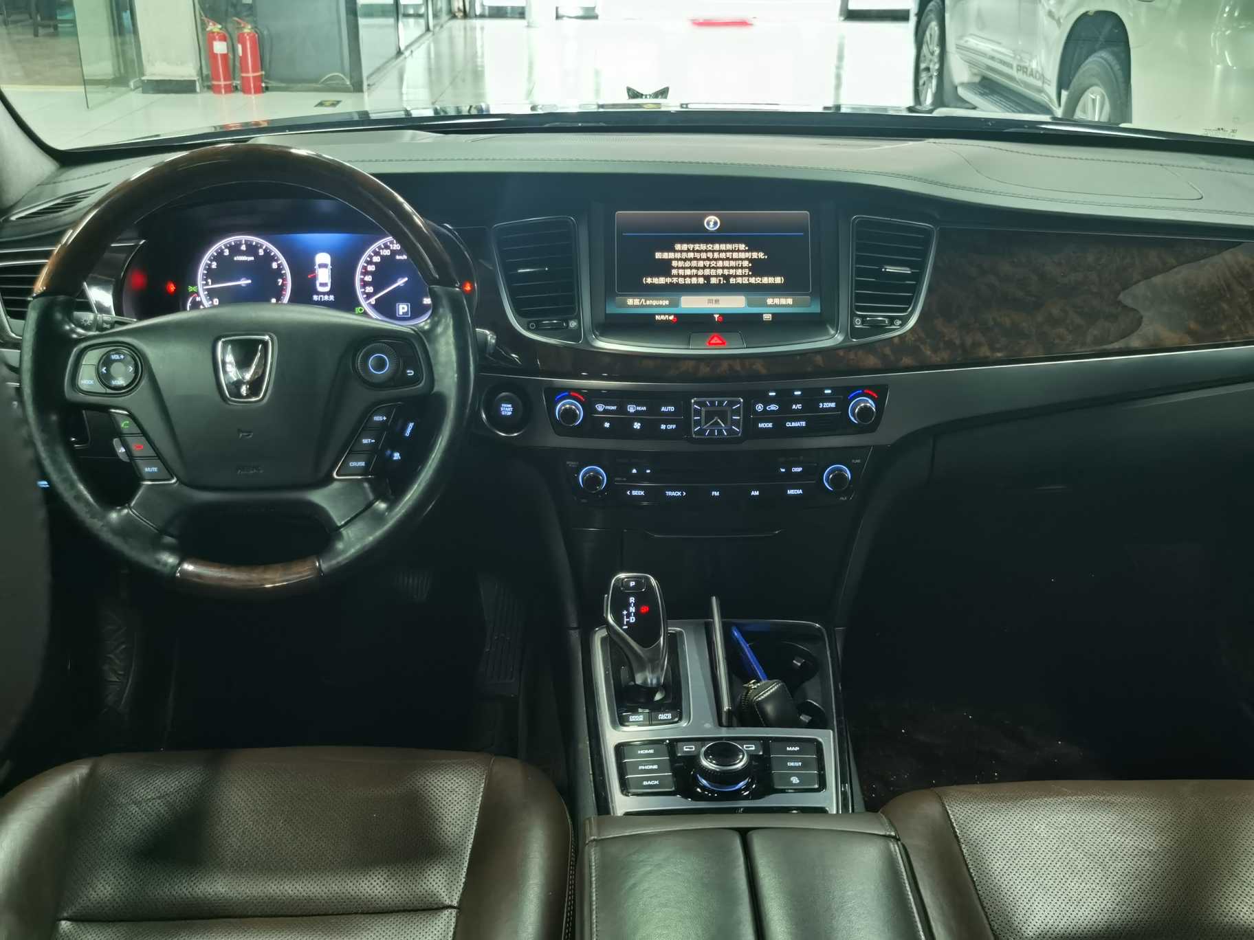 Hyundai Equus 2013 immagine di auto #8