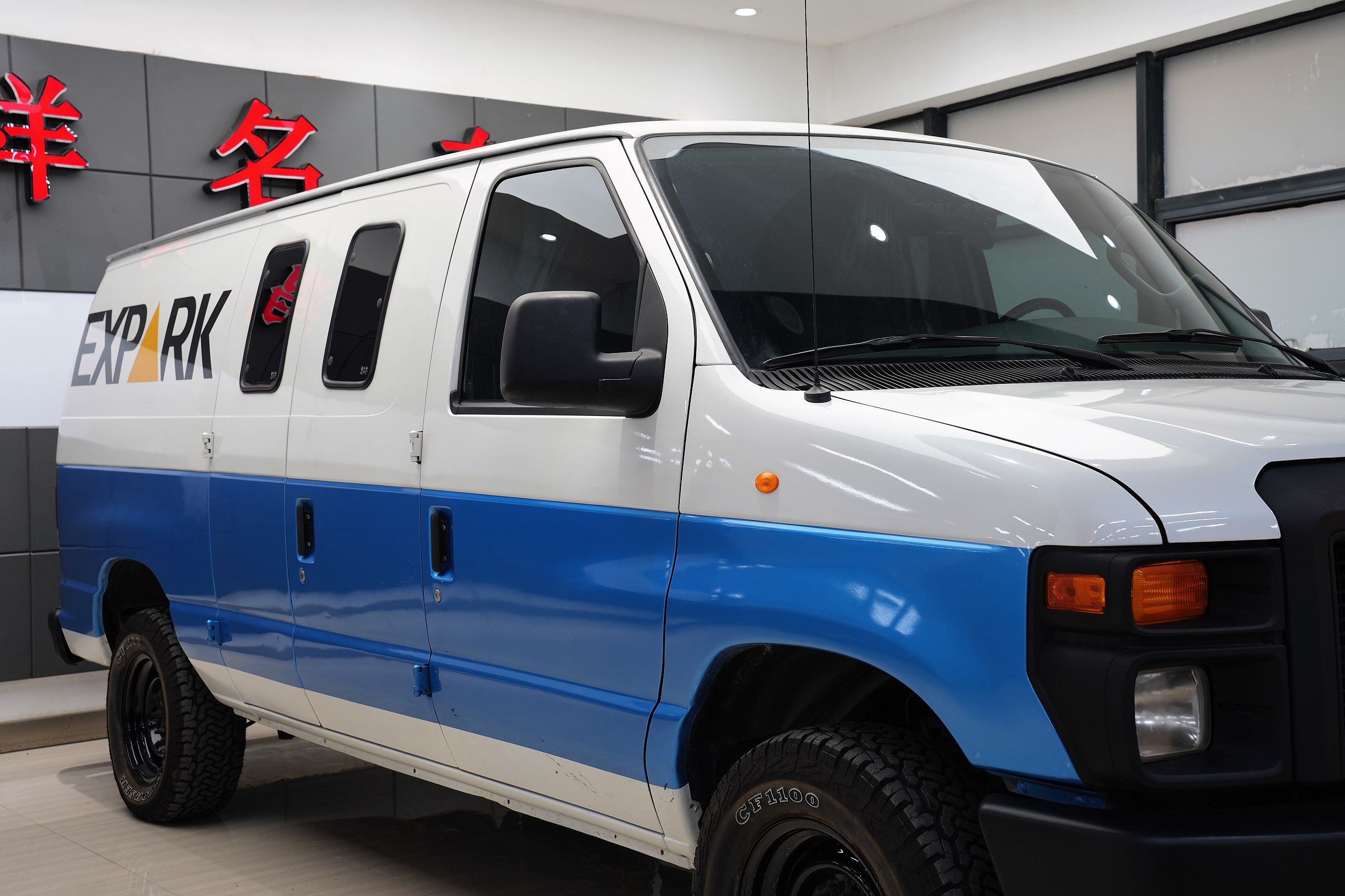 Ford E350 2012 car image #8