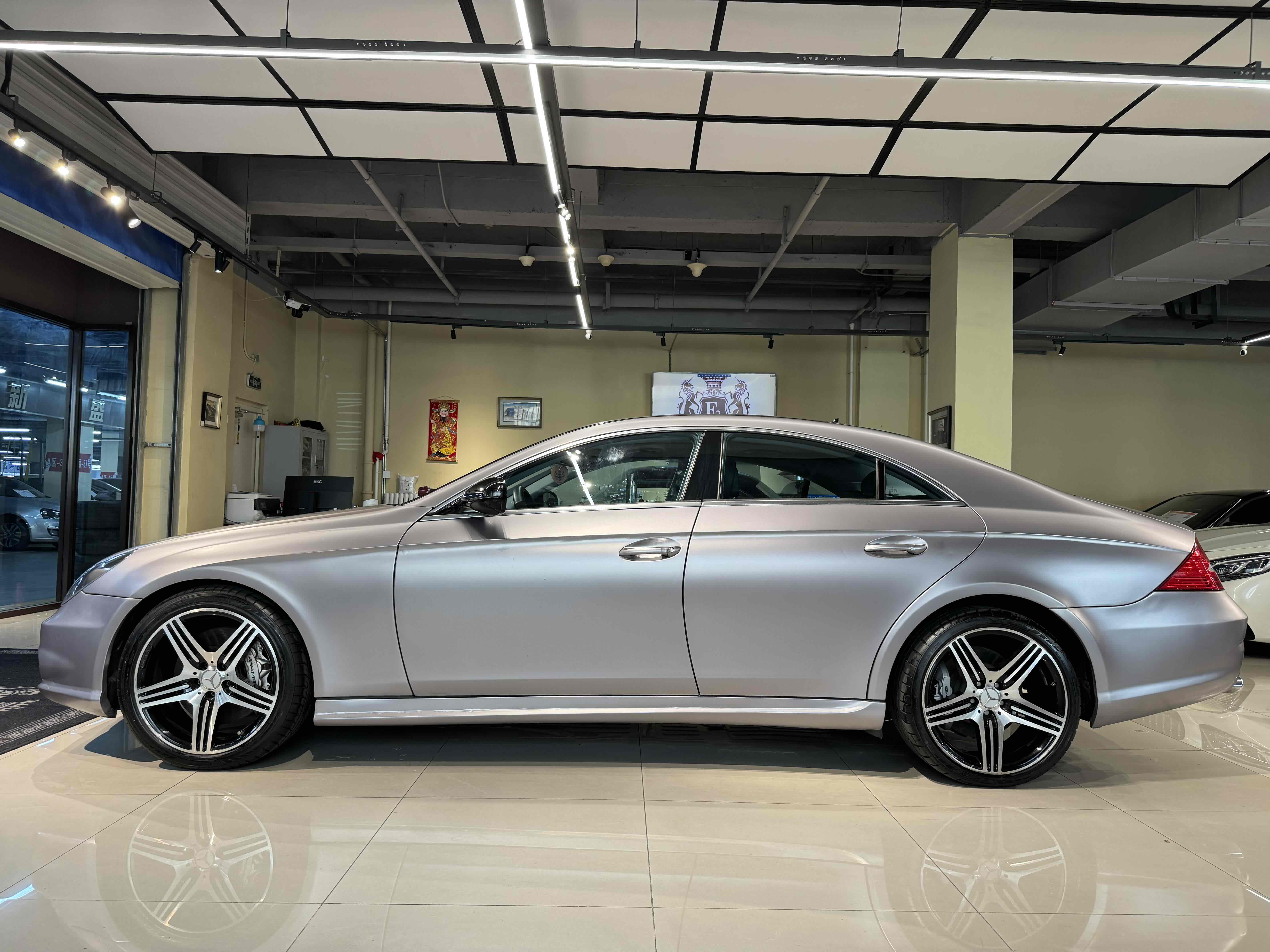 Mercedes-Benz CLS AMG 2009 car image #8