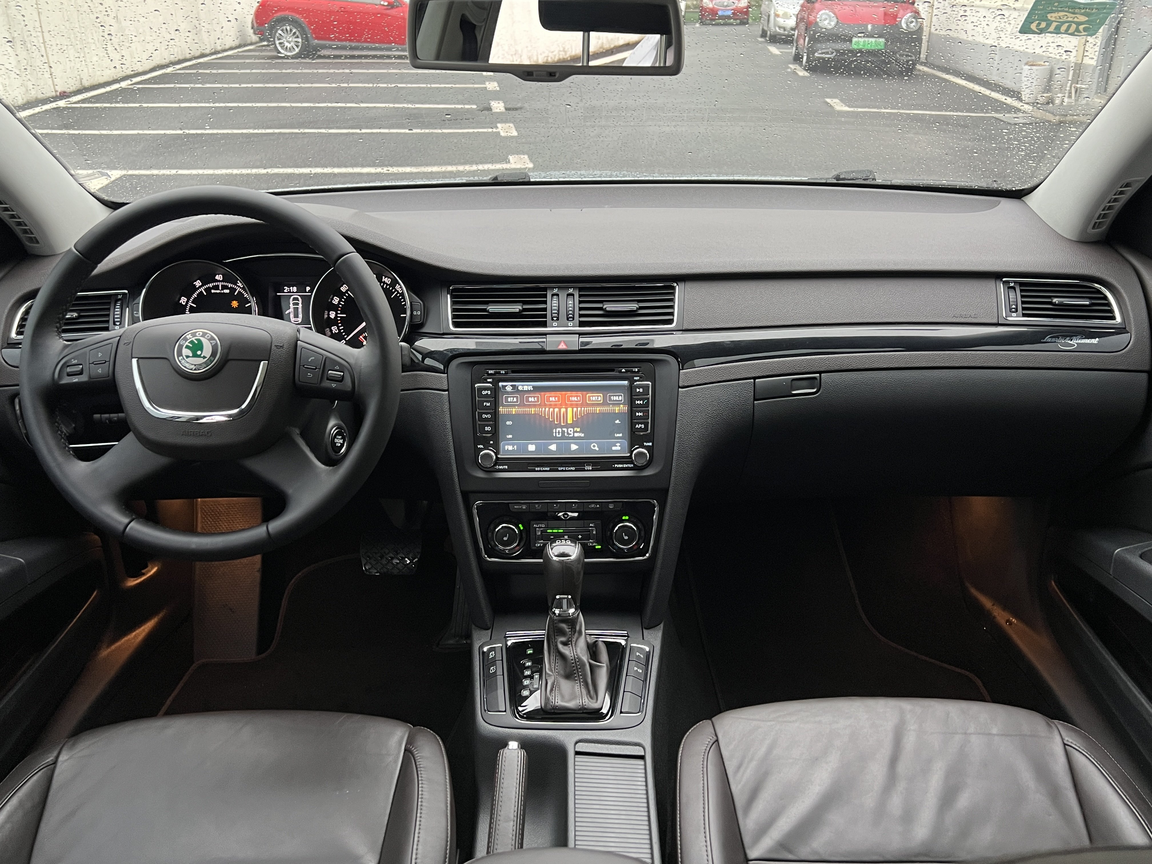 Skoda Superb Combi 2015 car image #8