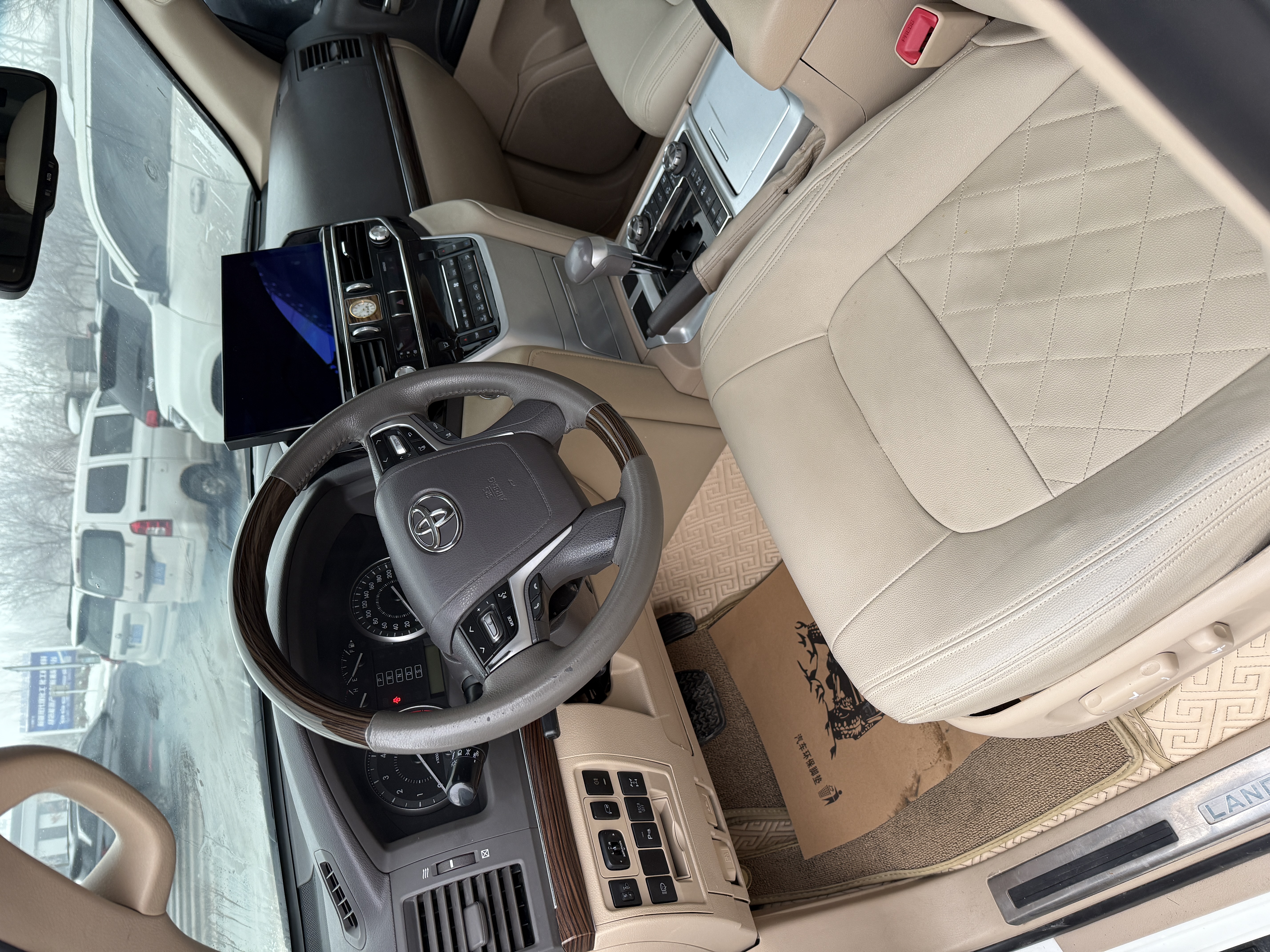 Toyota 2015 car image #8
