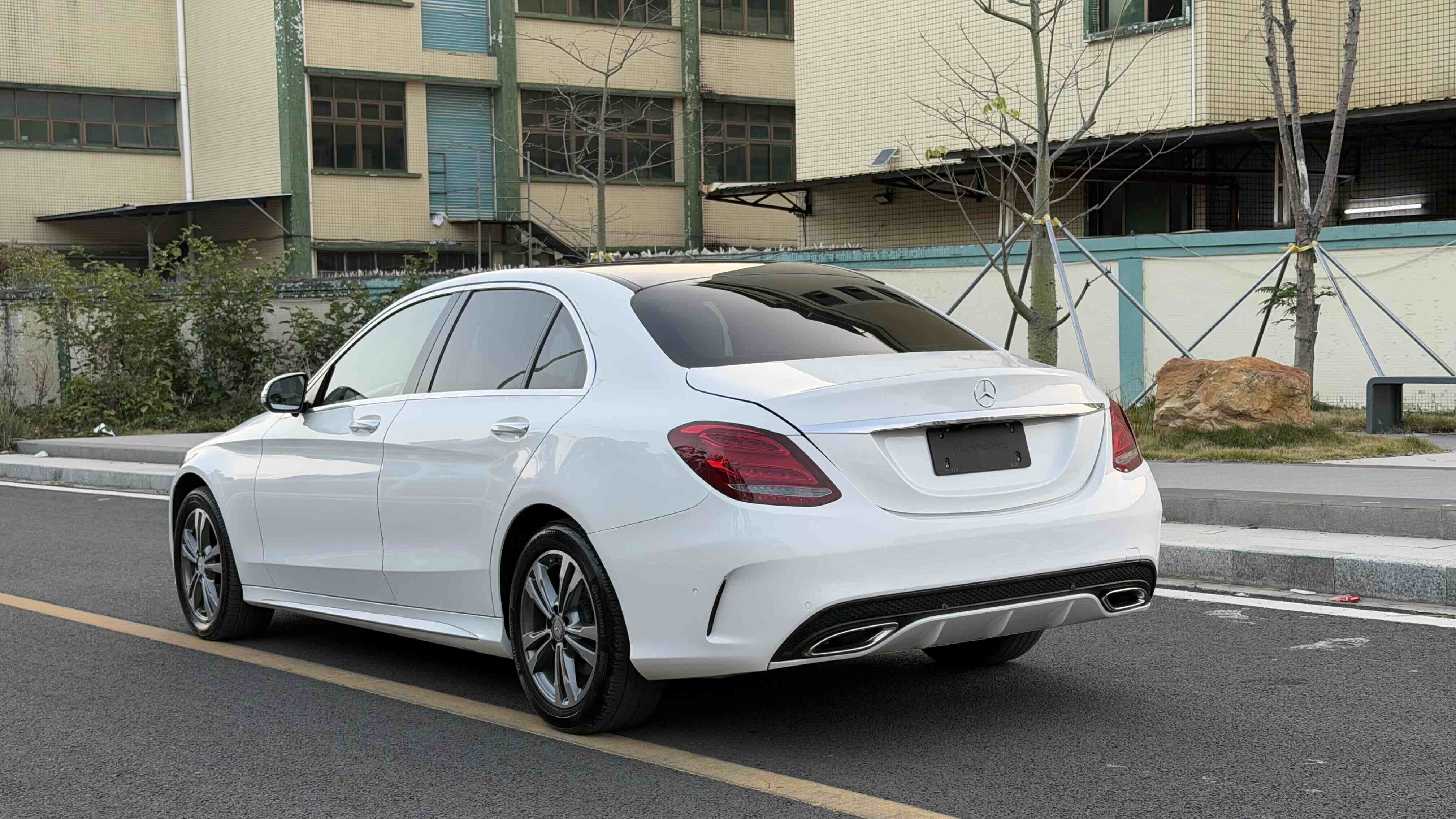 Mercedes-Benz C Class 2016 car image #8