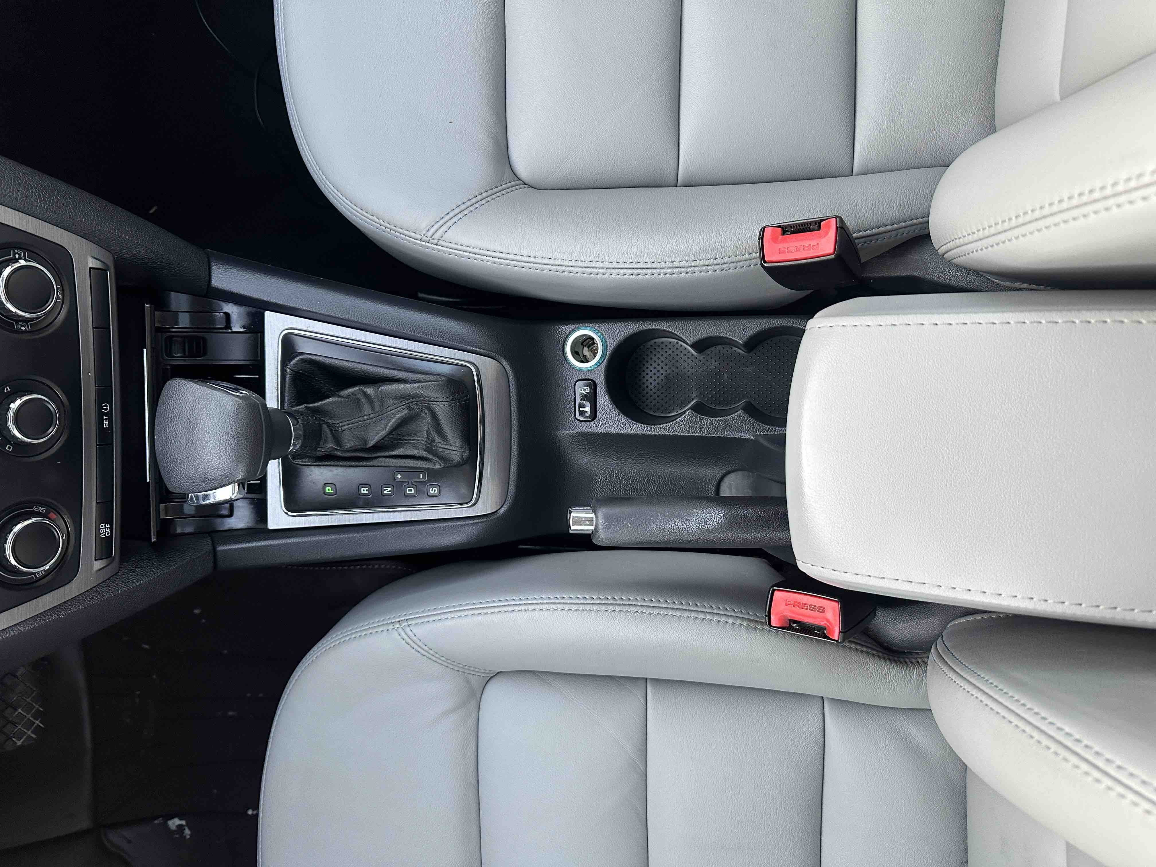 Skoda Octavia 2011 car image #8