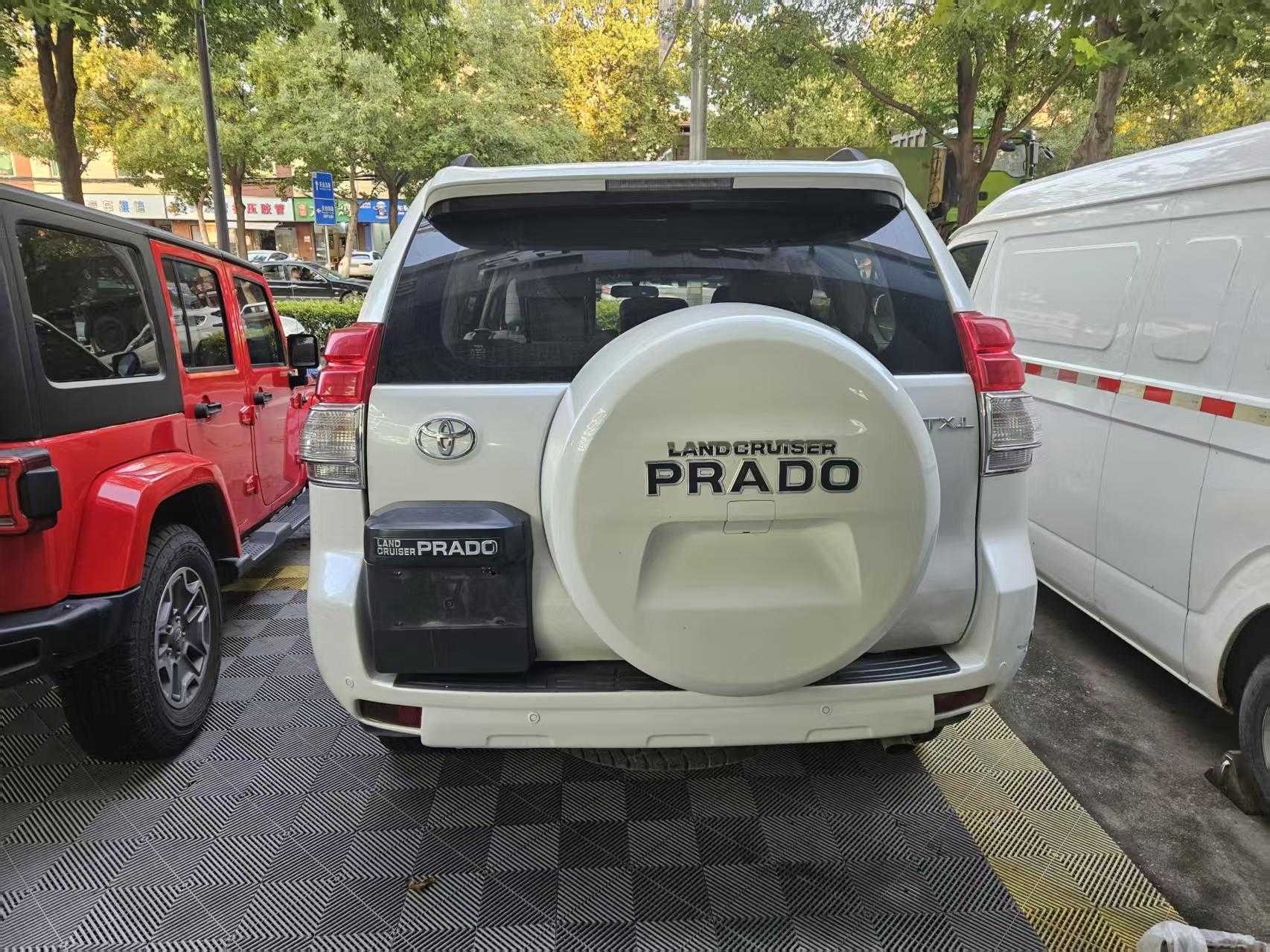 Toyota Land Cruiser Prado 2012 #8 Toyota Land Cruiser Prado 2012 car image #8