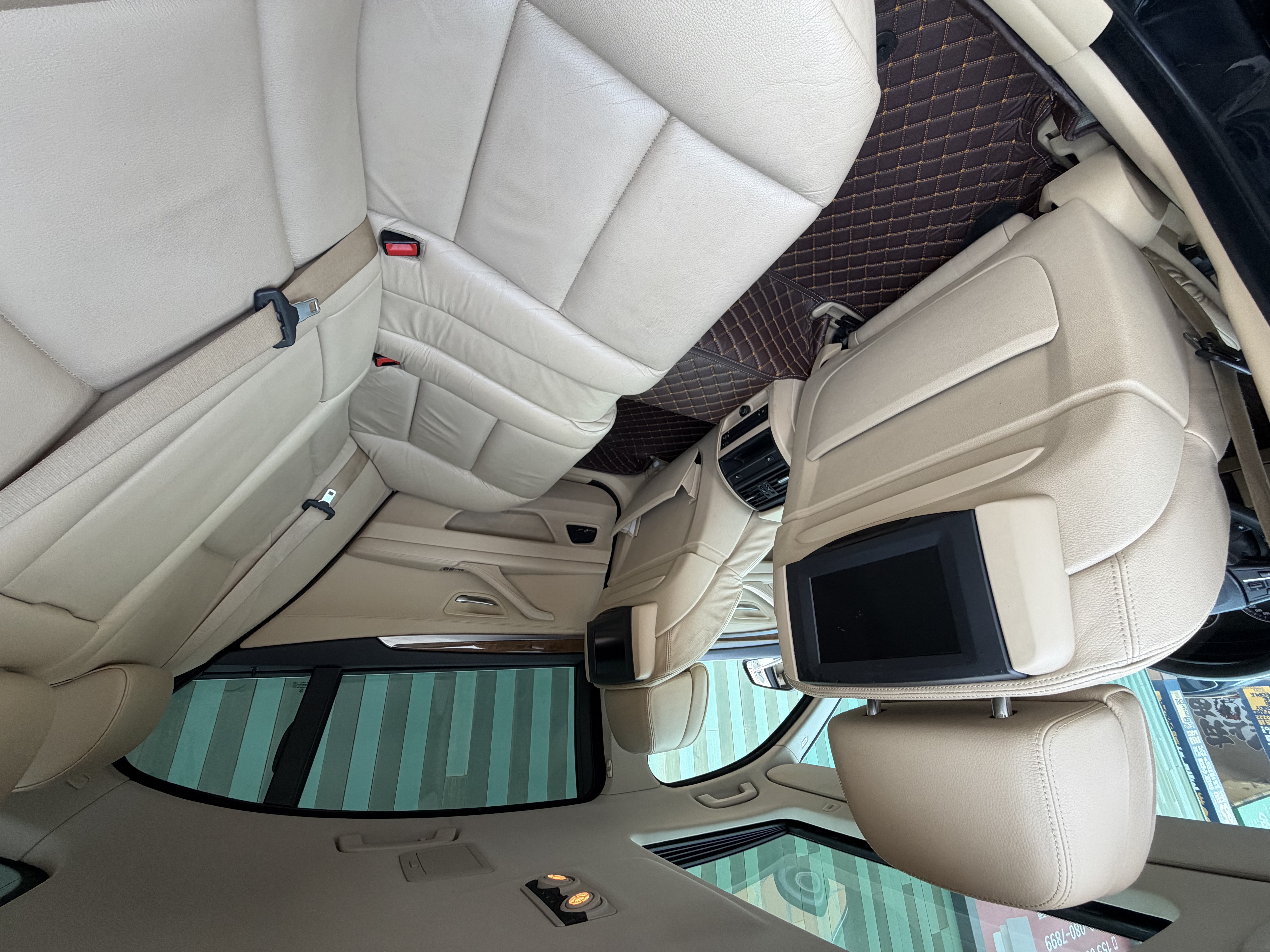 BMW 5 Series 2011 car image #8