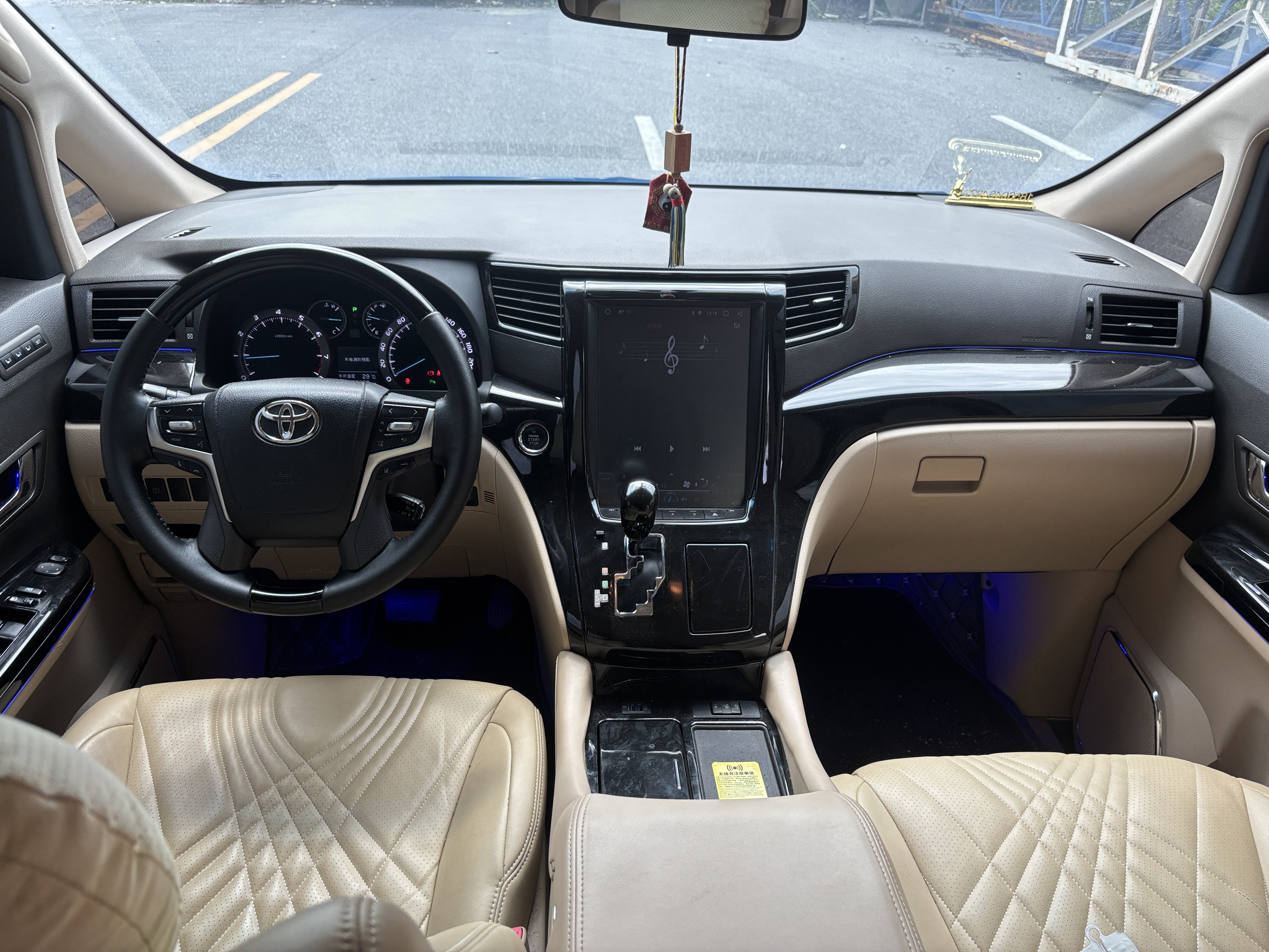 丰田 埃尔法 2011 汽车图片 #8