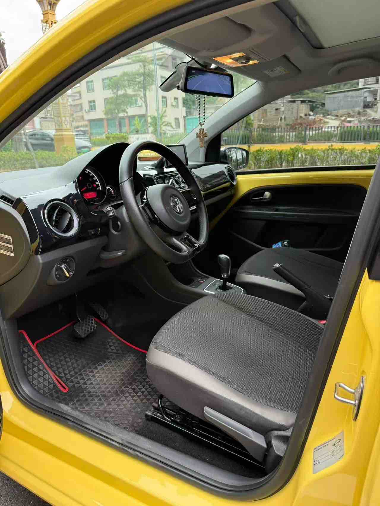 Volkswagen up! 2015 car image #8