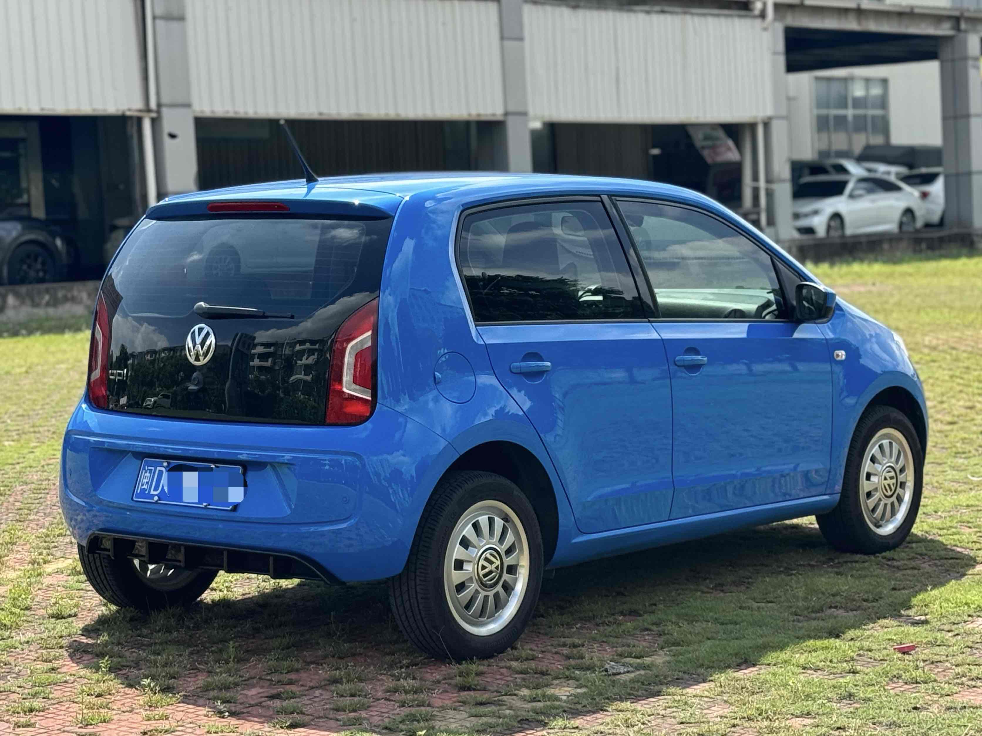 Volkswagen up! 2016 imagem de carro #8