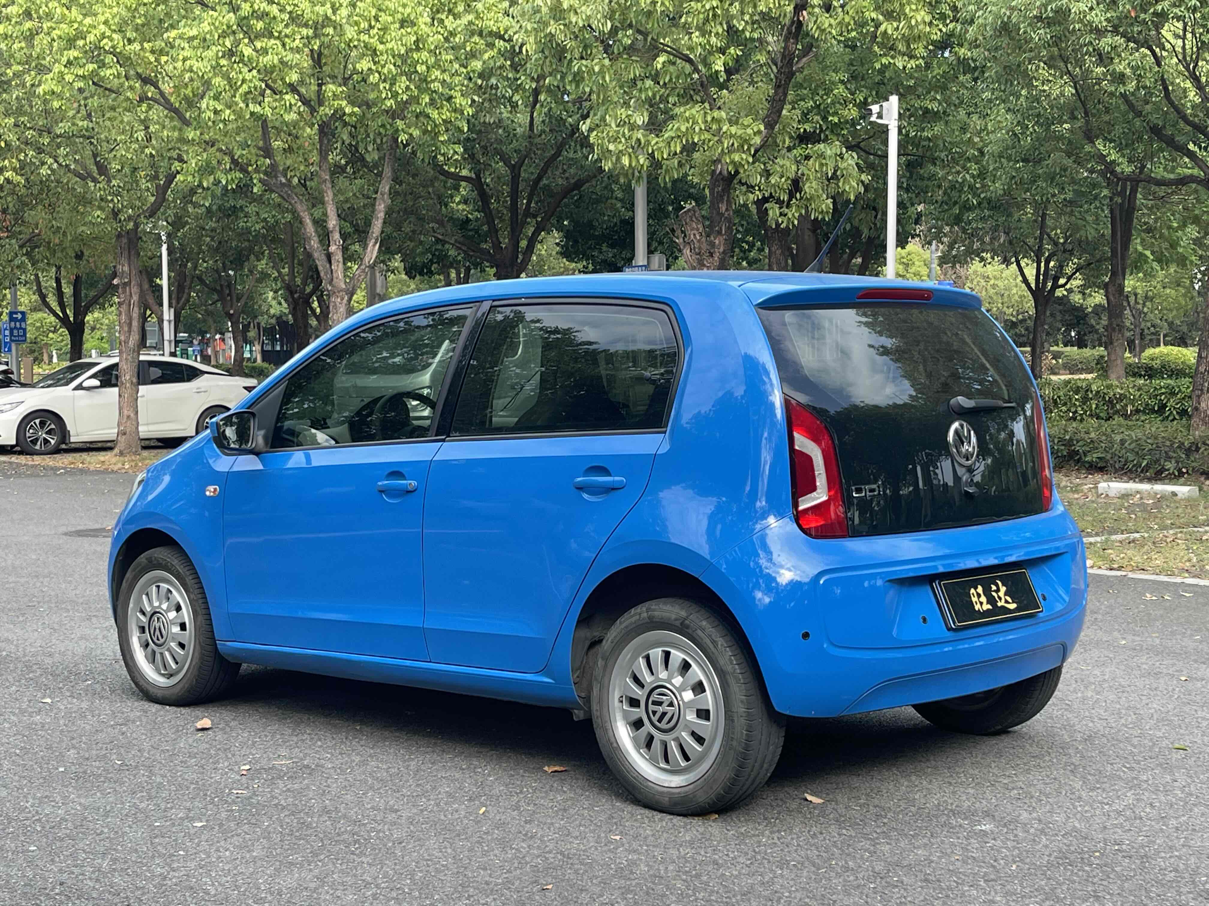 Volkswagen up! 2016 imagem de carro #8