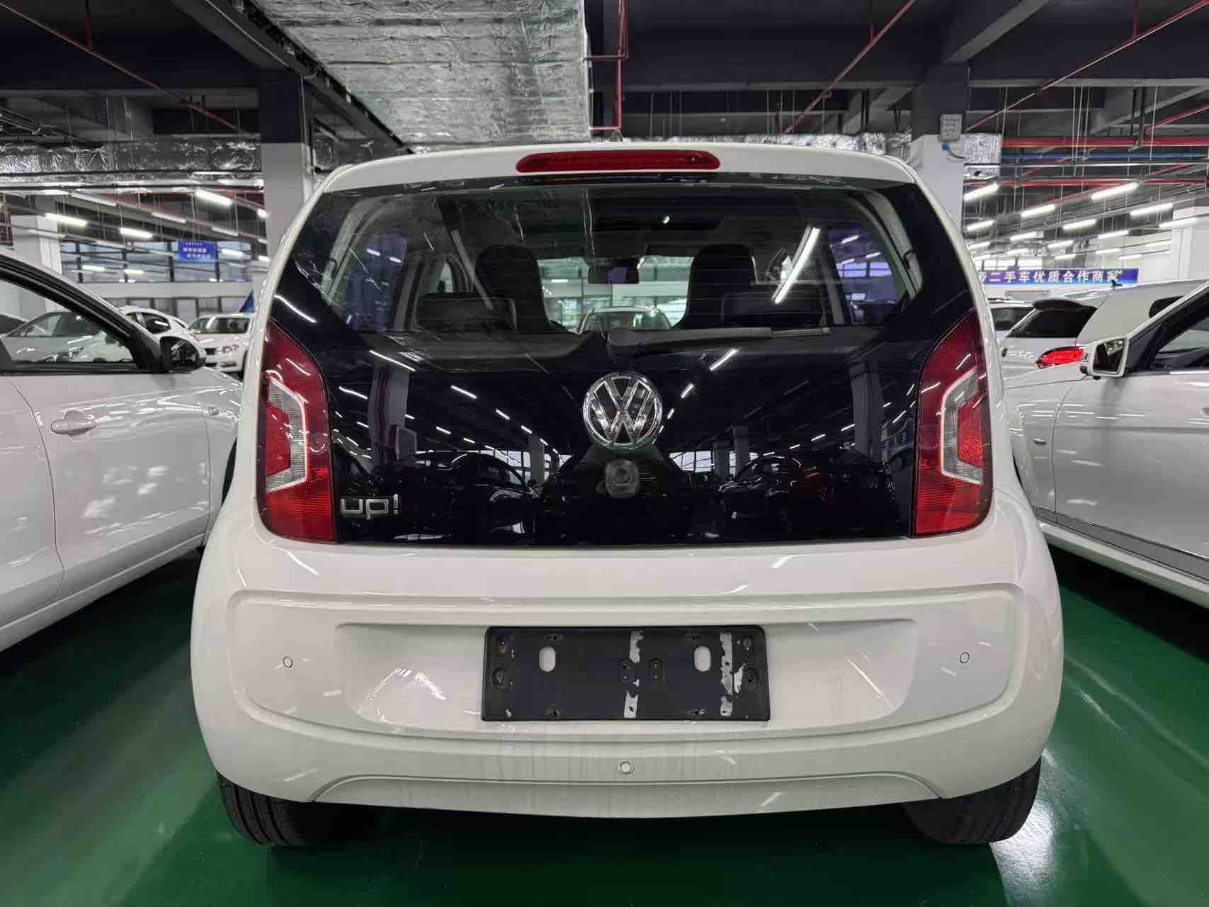 Volkswagen up! 2016 immagine di auto #8