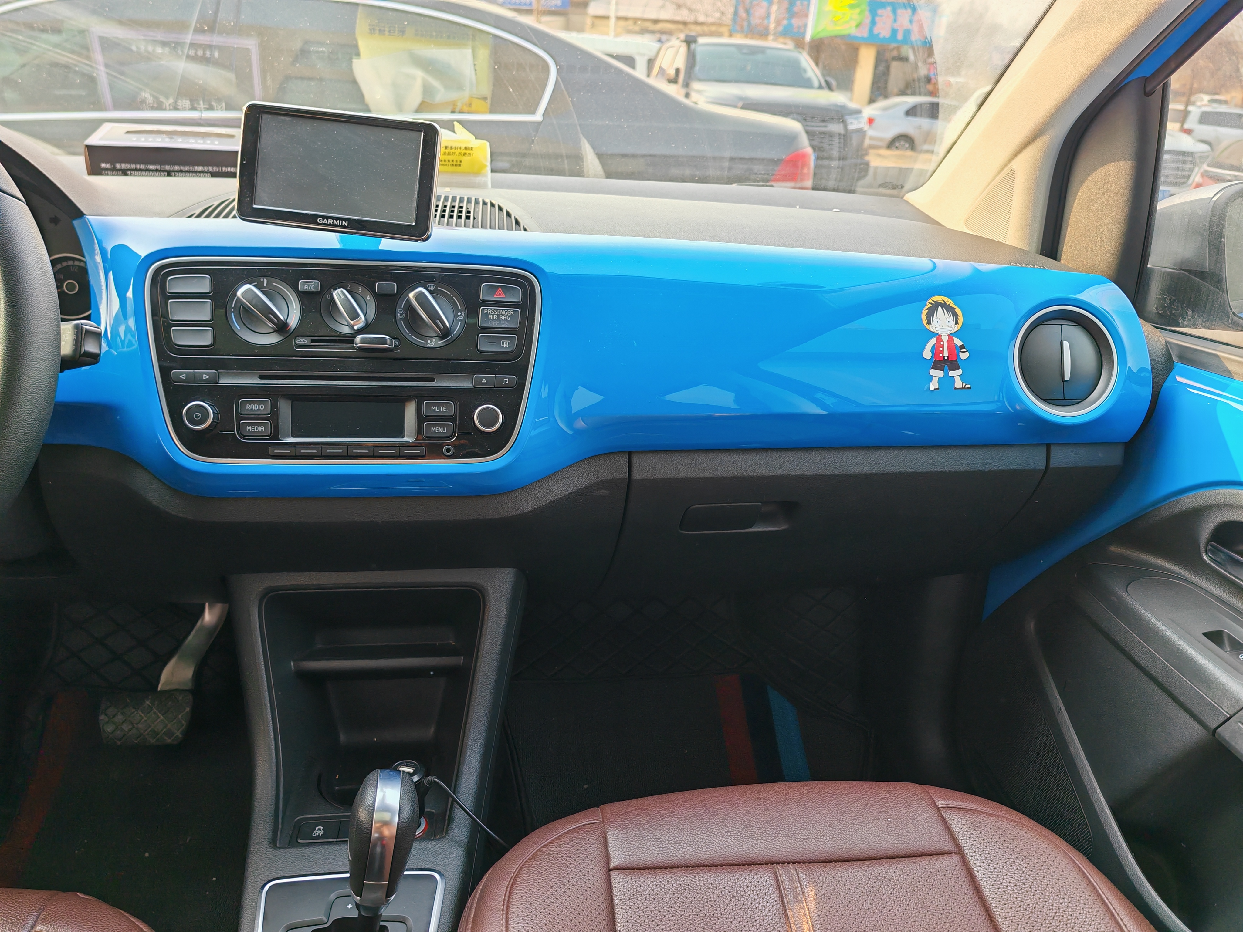 Volkswagen up! 2015 car image #8