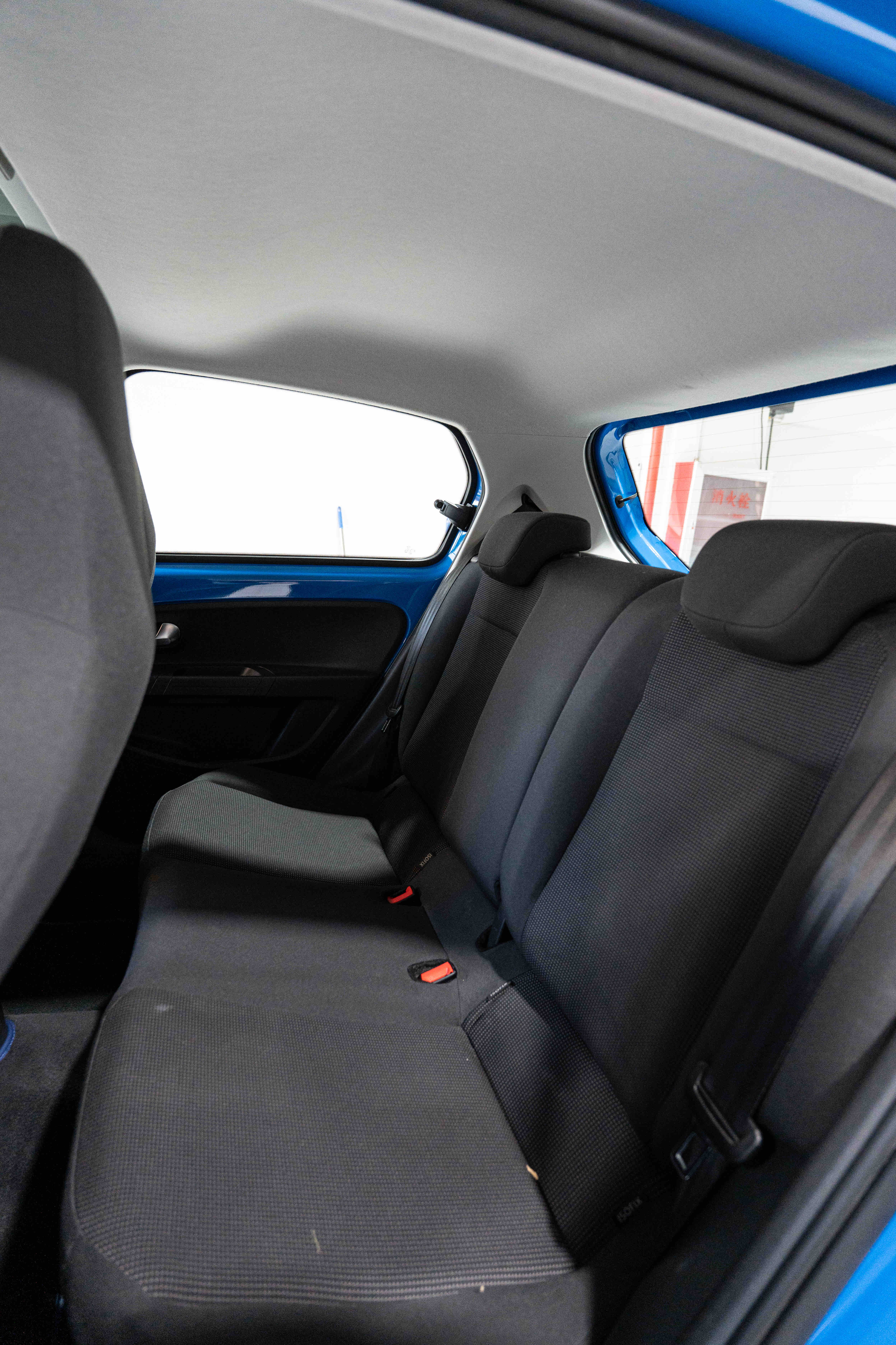 Volkswagen up! 2015 immagine di auto #8