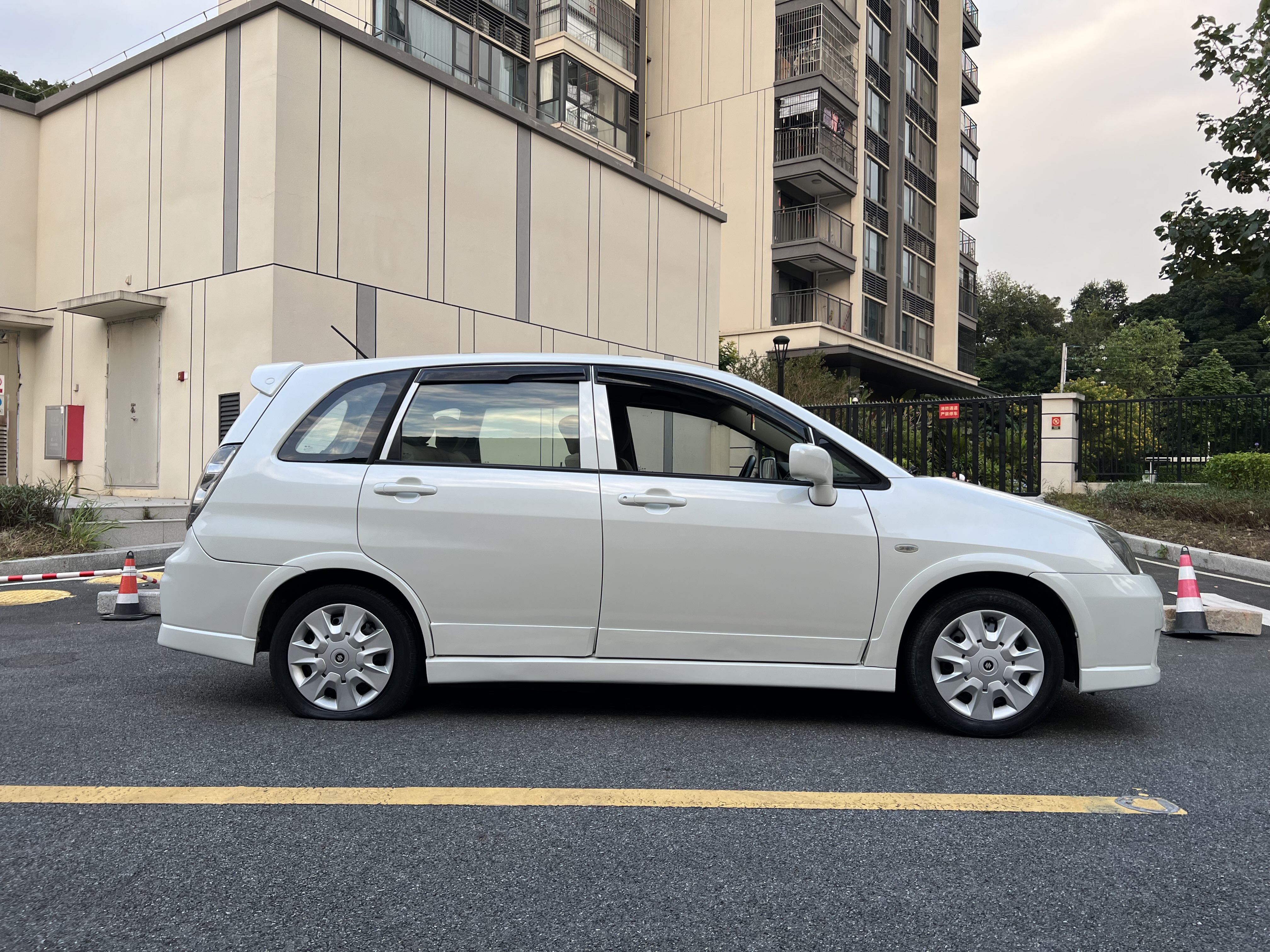 Suzuki Liana A6 2015 immagine di auto #8