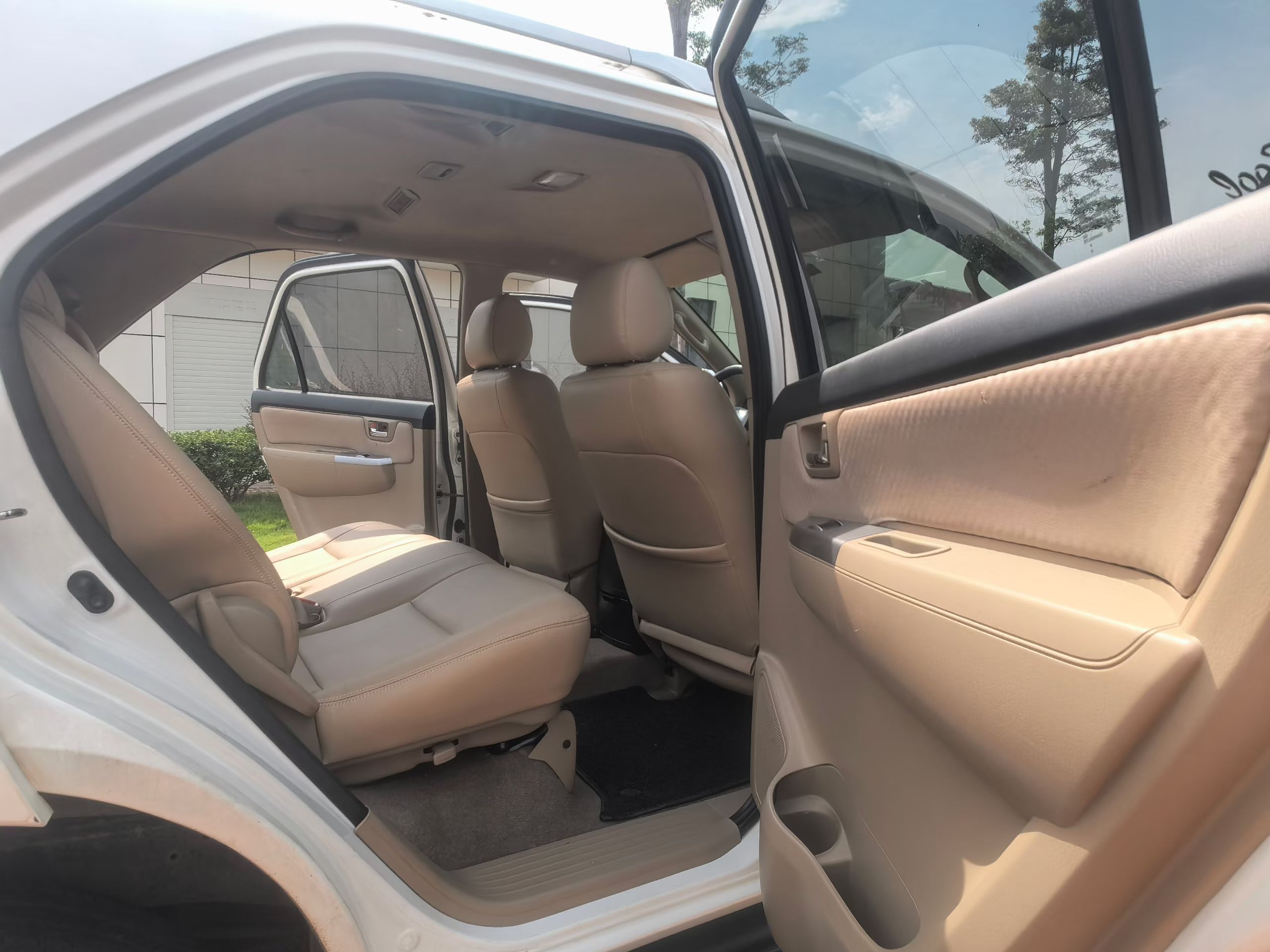 Toyota Fortuner 2016 immagine di auto #8