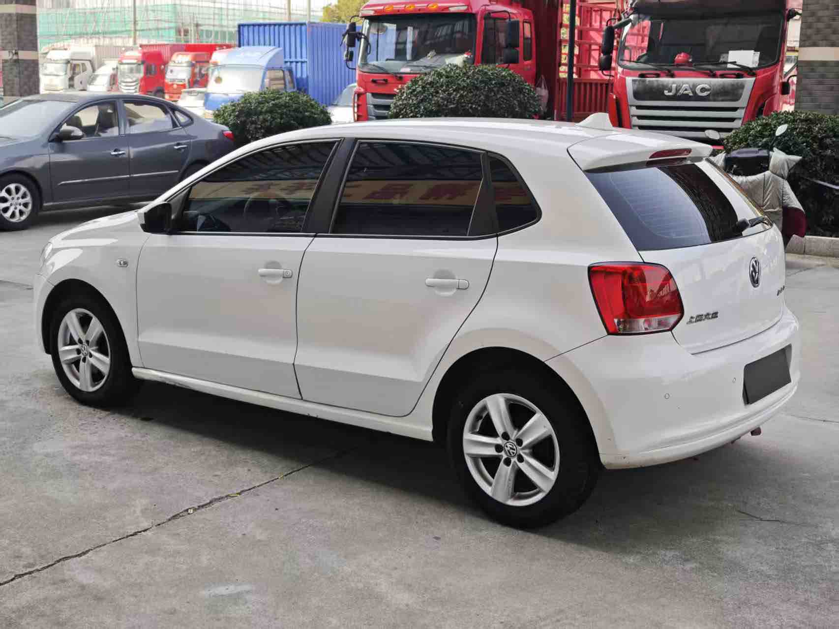 Polo 2012 car image #8