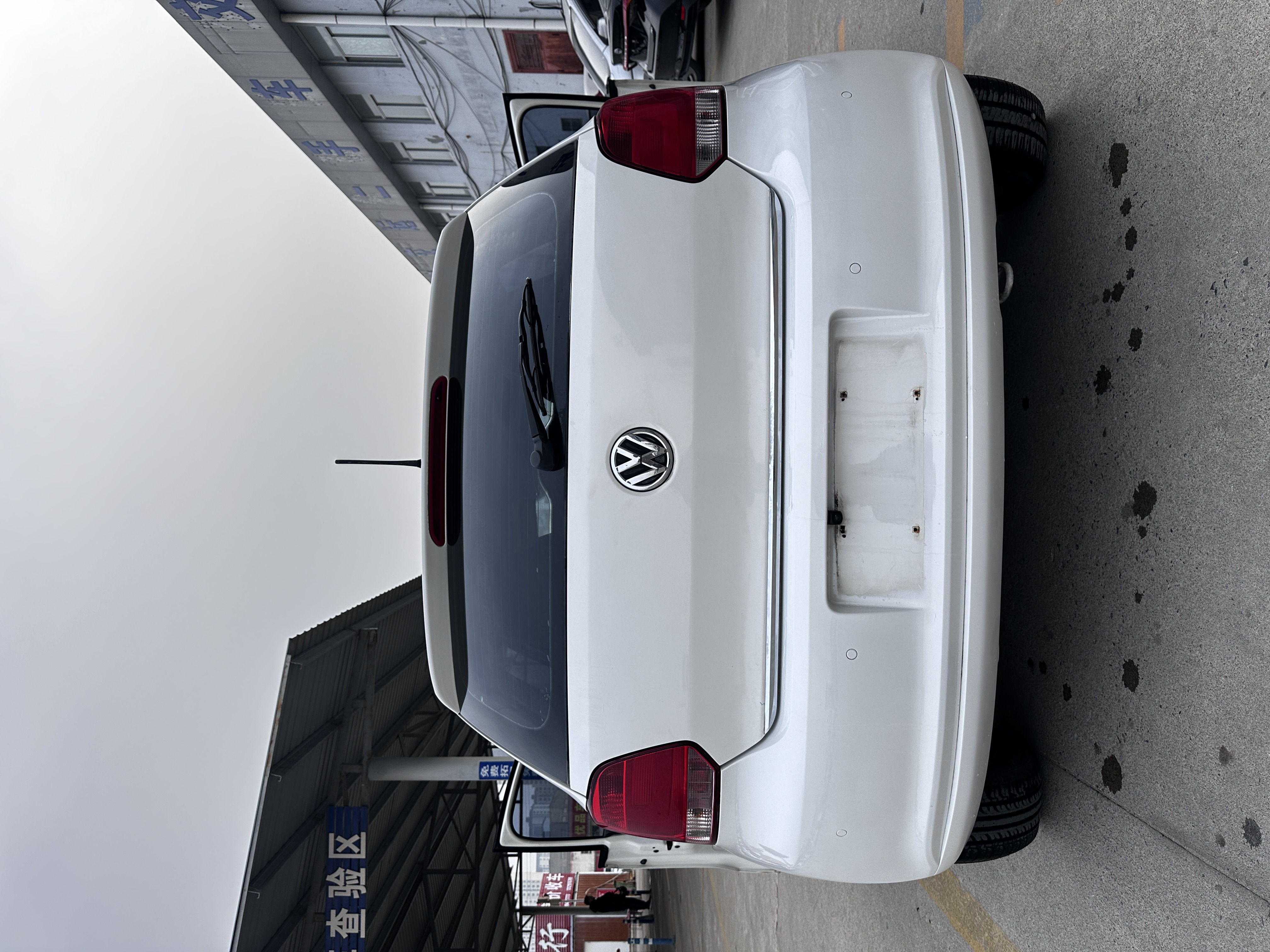 Volkswagen Polo 2011 car image #8