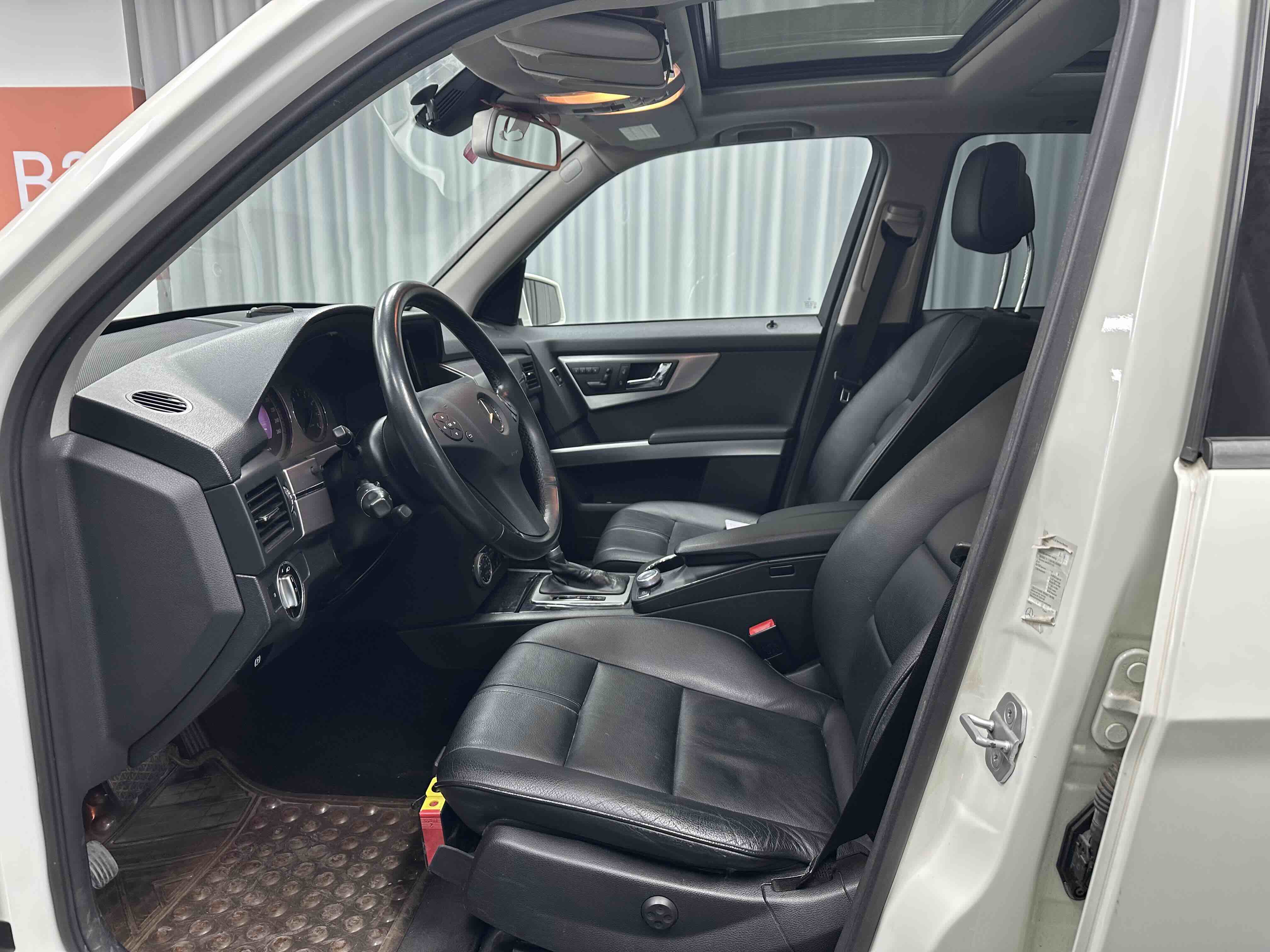 Mercedes-Benz GLK Class (Imported) 2010 car image #8