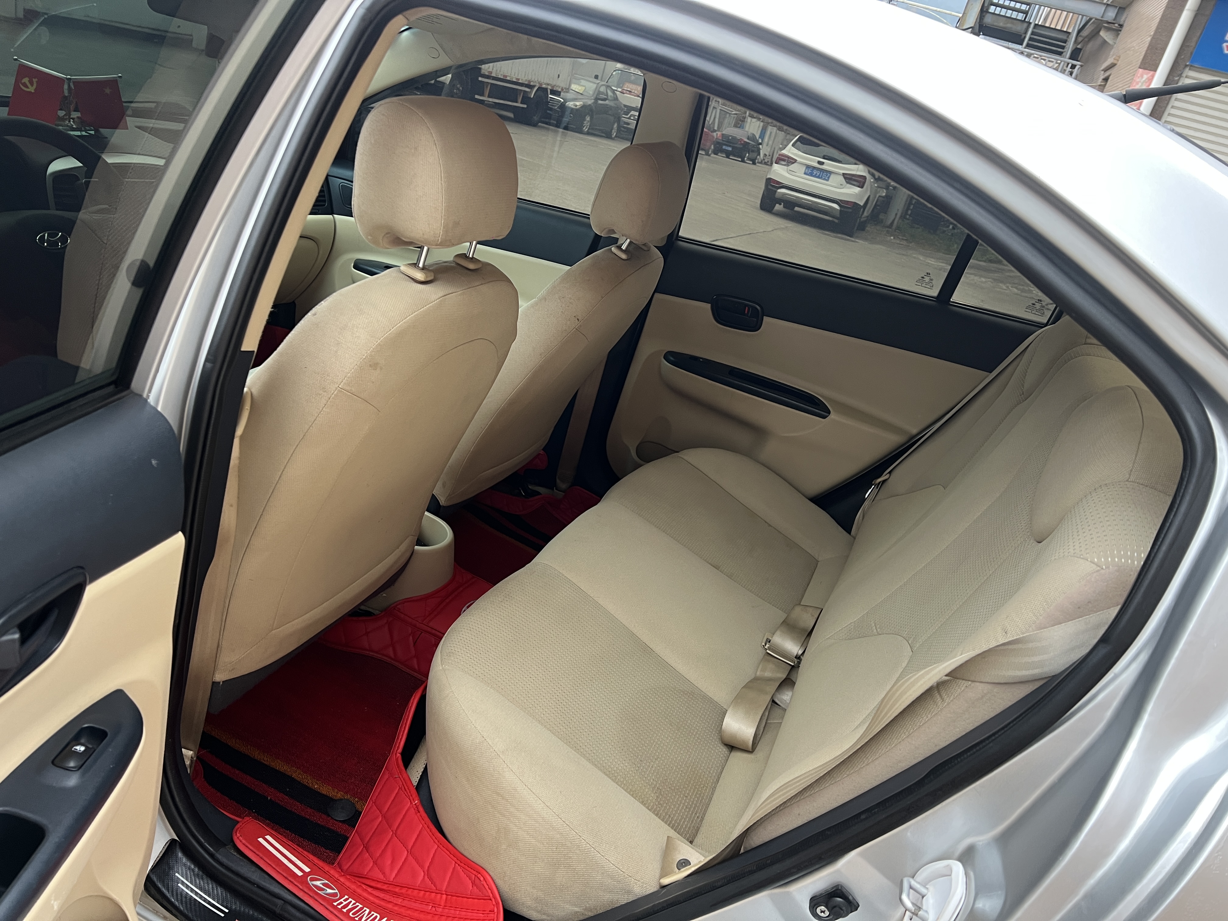 Hyundai Accent 2012 изображение автомобиля #8