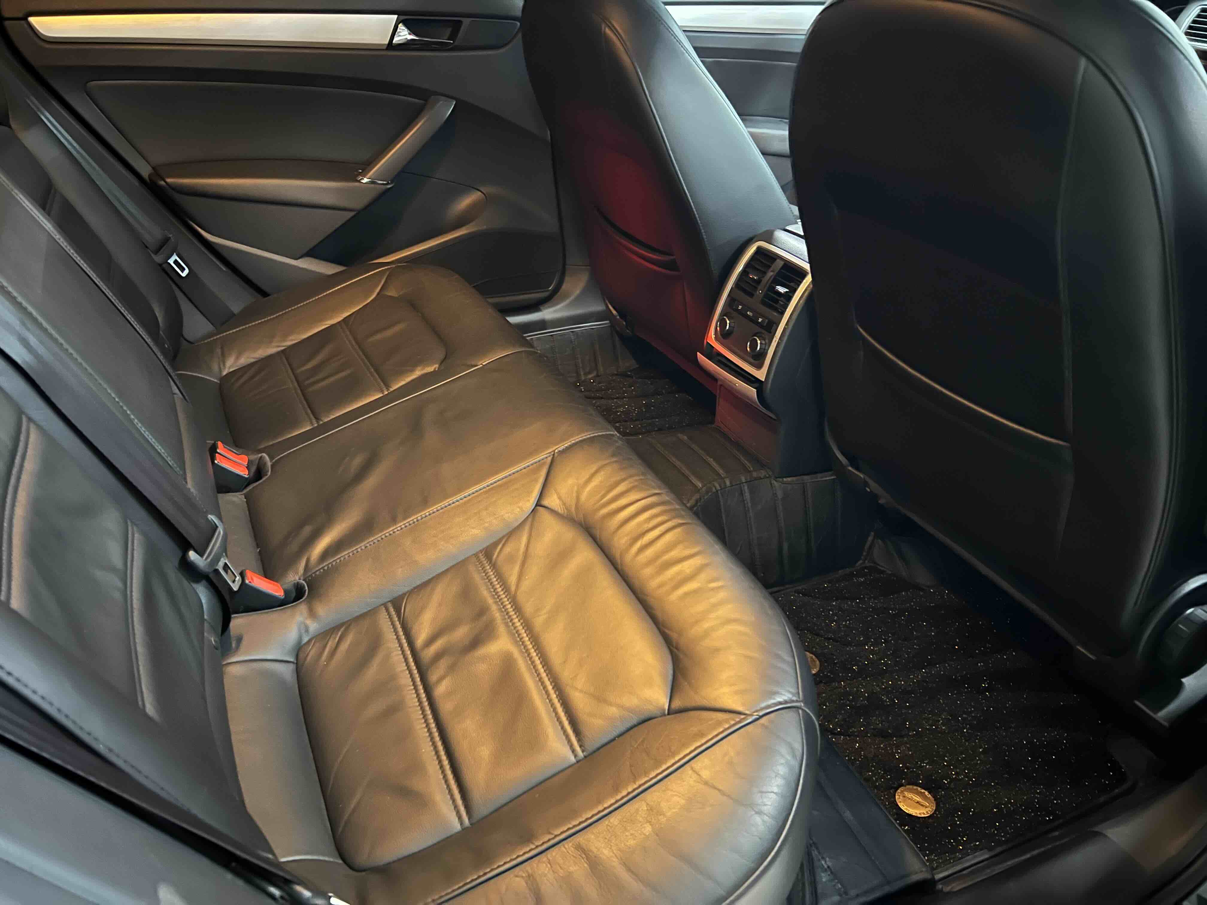 Volkswagen Passat 2012 #8 Volkswagen Passat 2012 car image #8