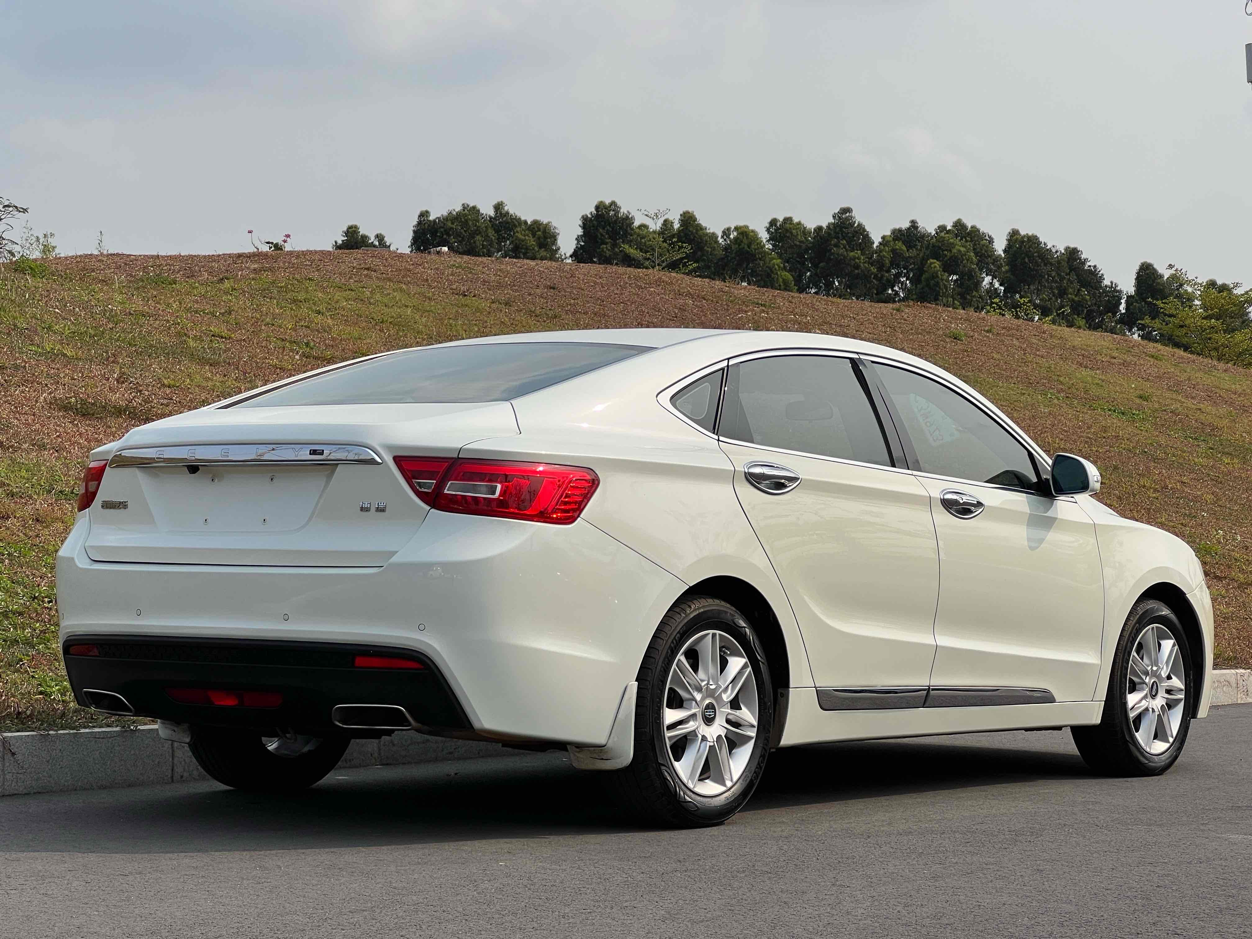 GEELY Ulion 2015 immagine di auto #8