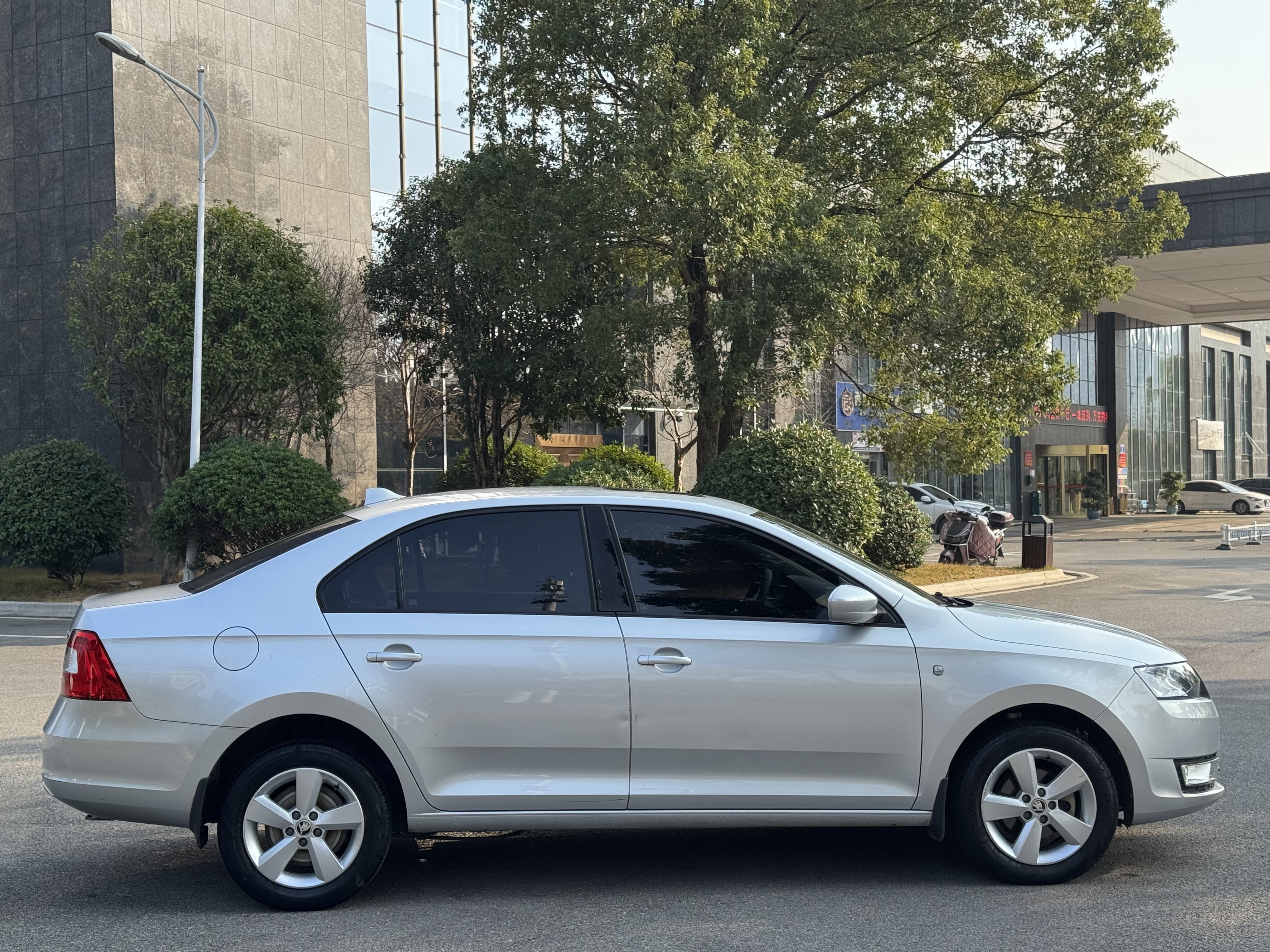 Skoda Rapid 2017 #8 Skoda Rapid 2017 car image #8