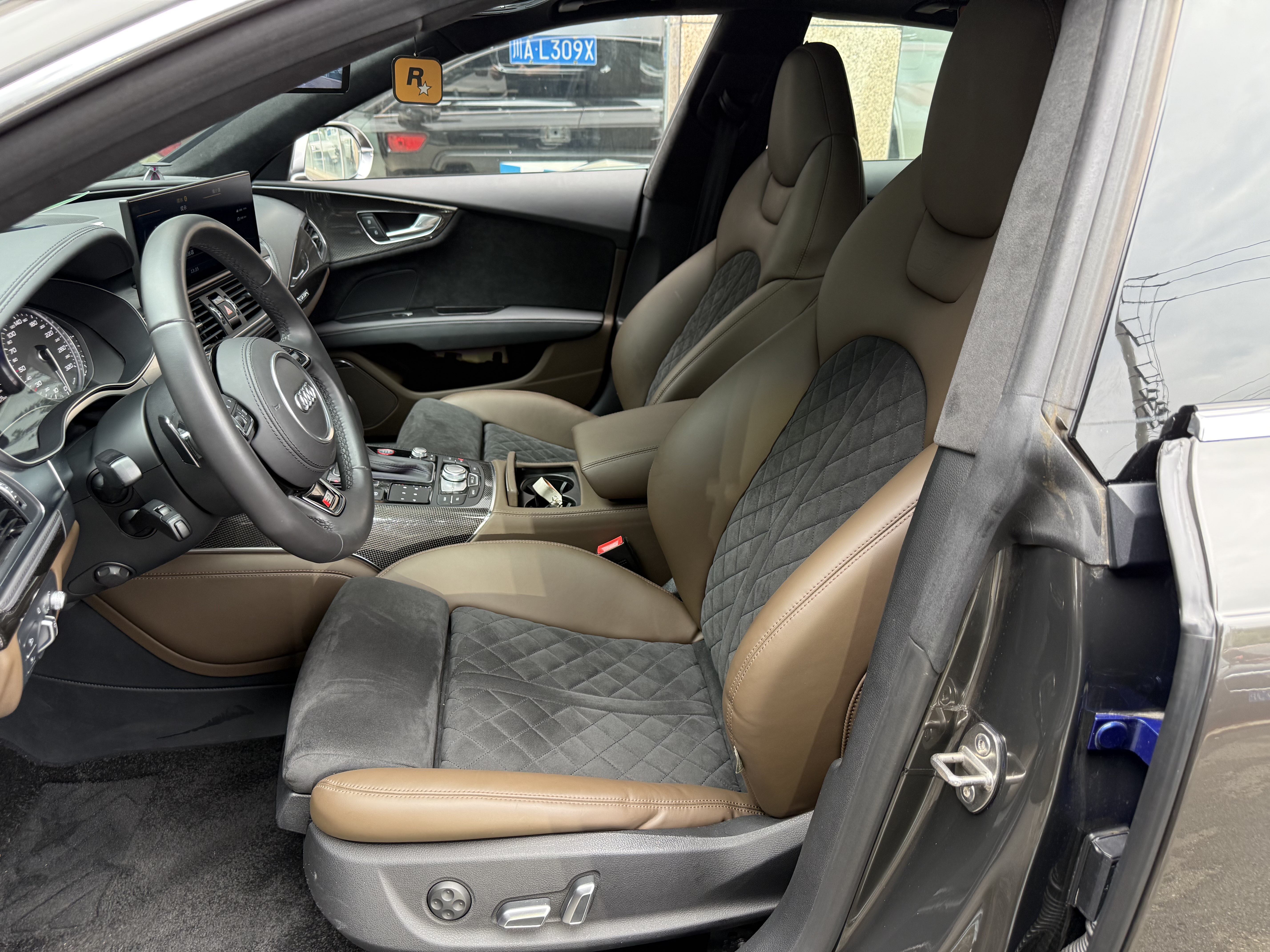 Audi S7 2017 car image #8