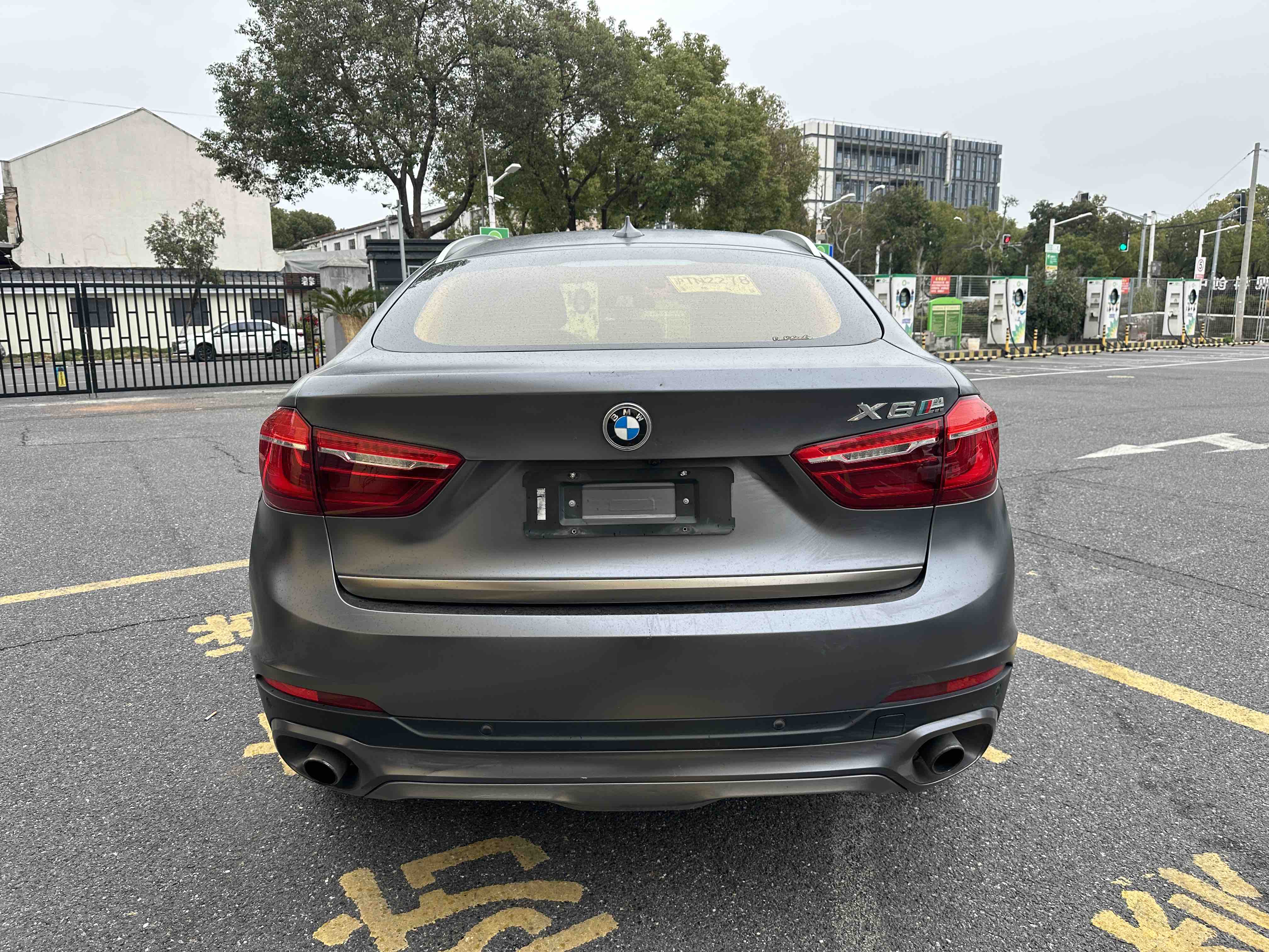 BMW X6 2018 imagem de carro #8