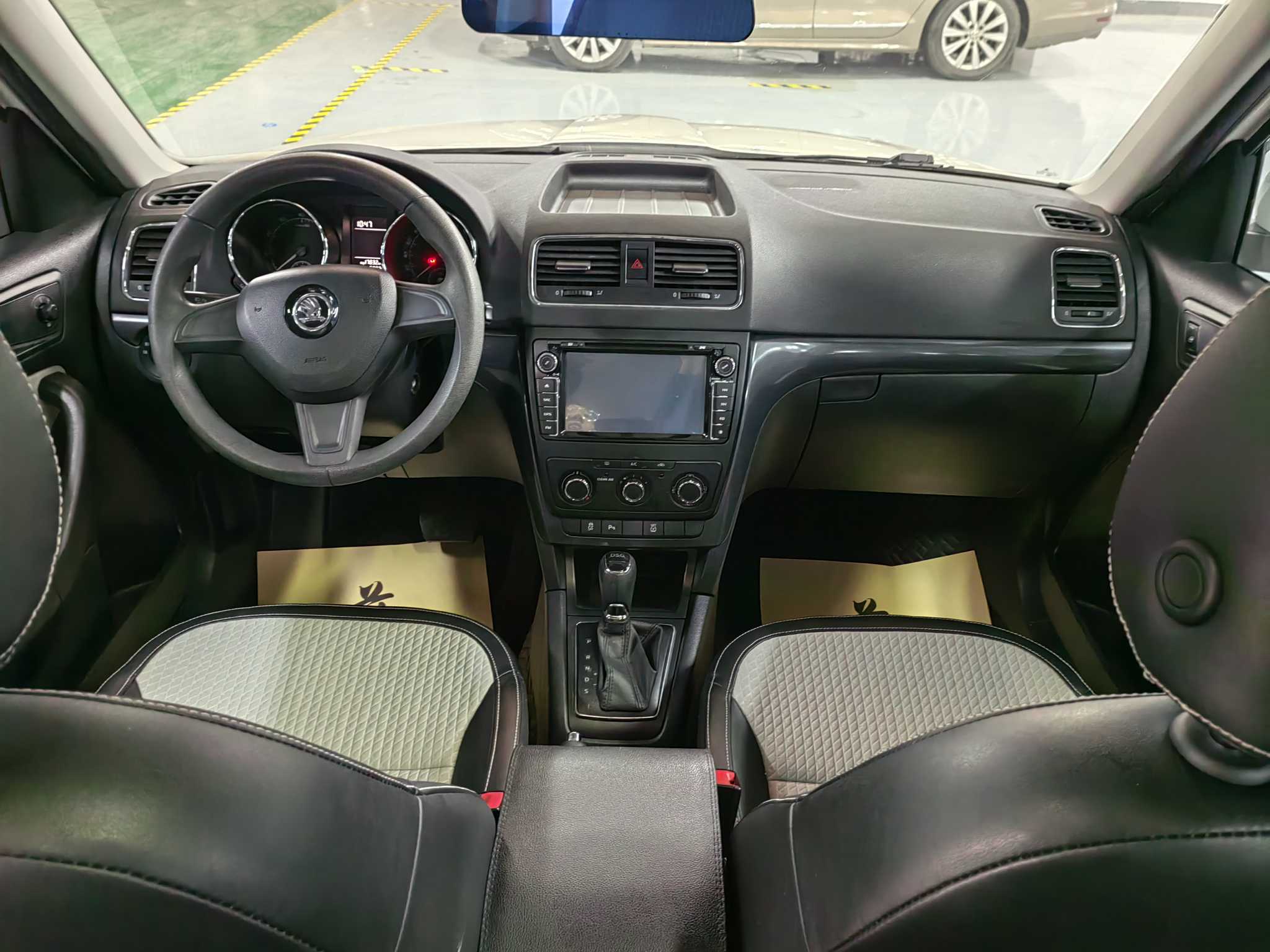 Skoda Yeti 2016 car image #8