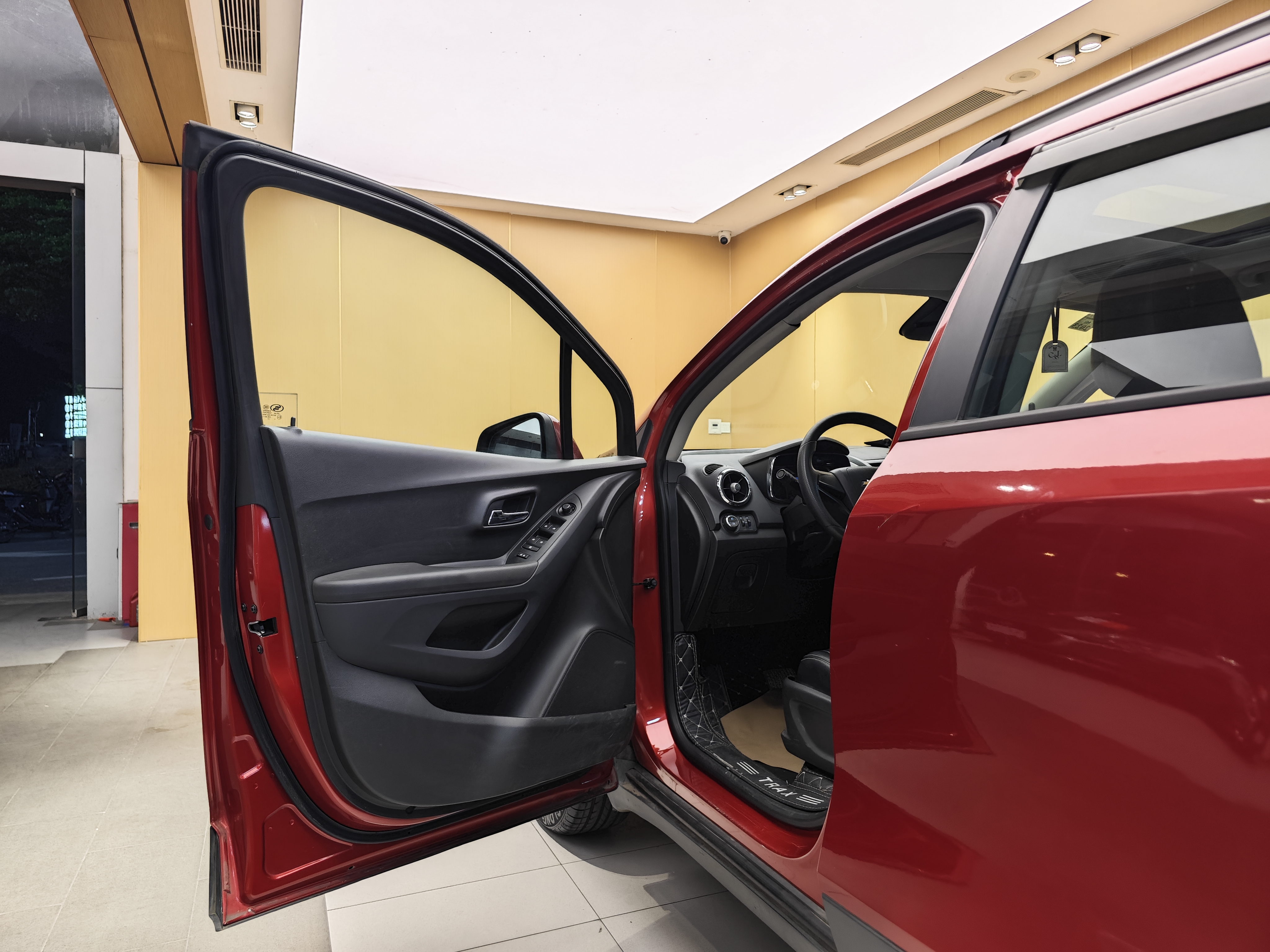 Chevrolet Tracker 2015 صورة سيارة #8