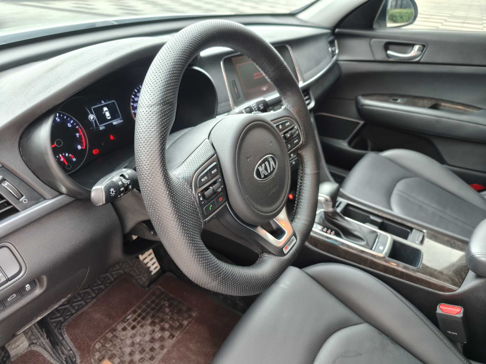 Kia K5 2017 car image #8