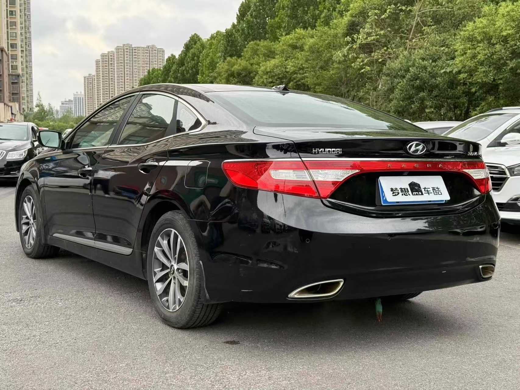 Hyundai Azera 2012 car image #8