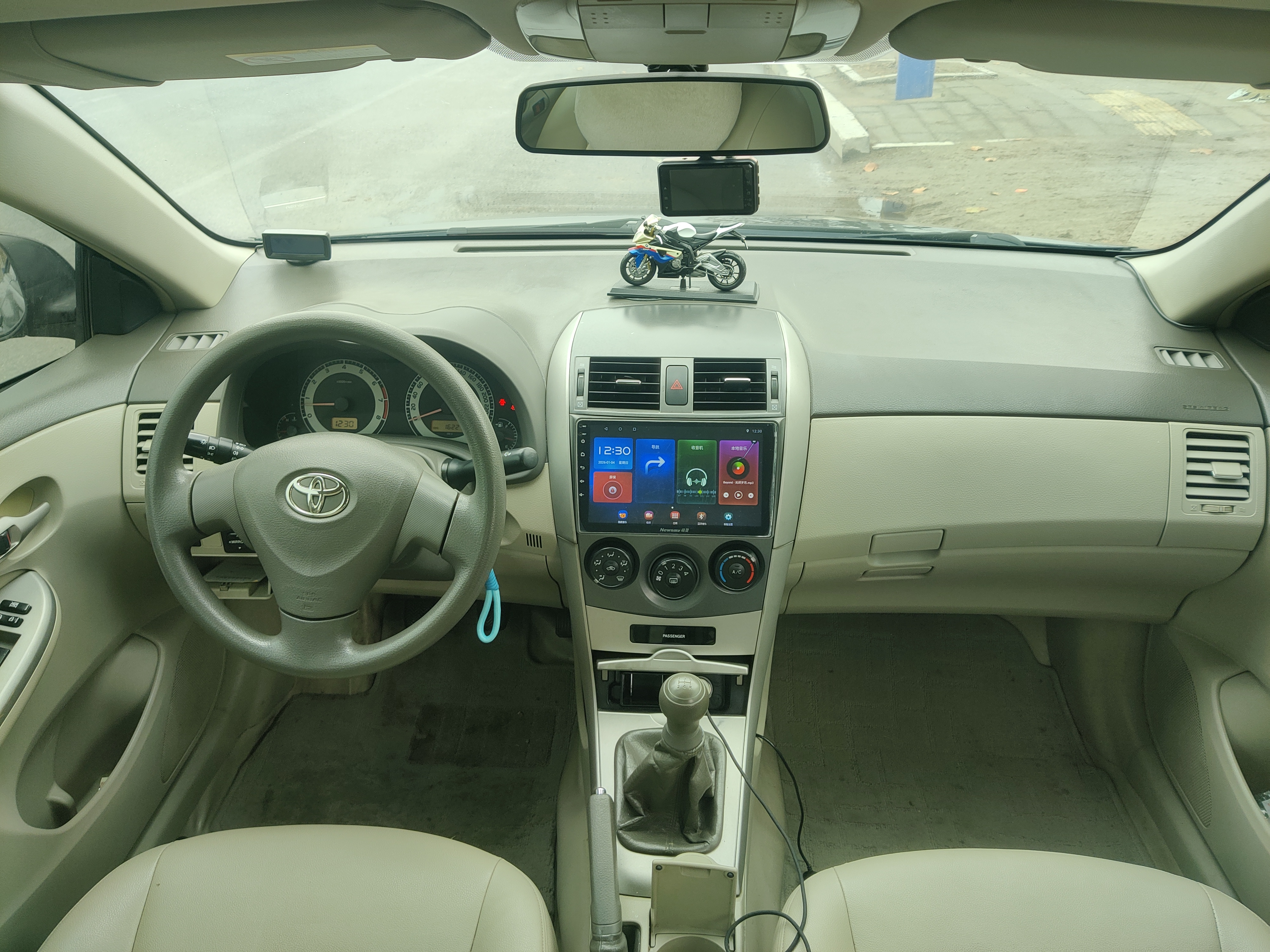 2009 car image #8