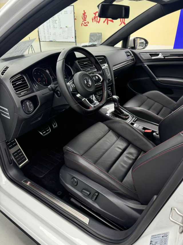 Volkswagen GolfGTI 2016 immagine di auto #8