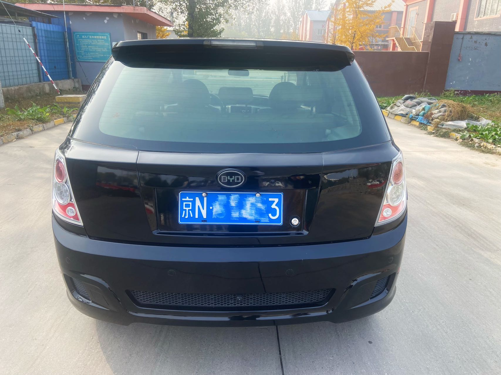 BYD e6 2015 car image #8