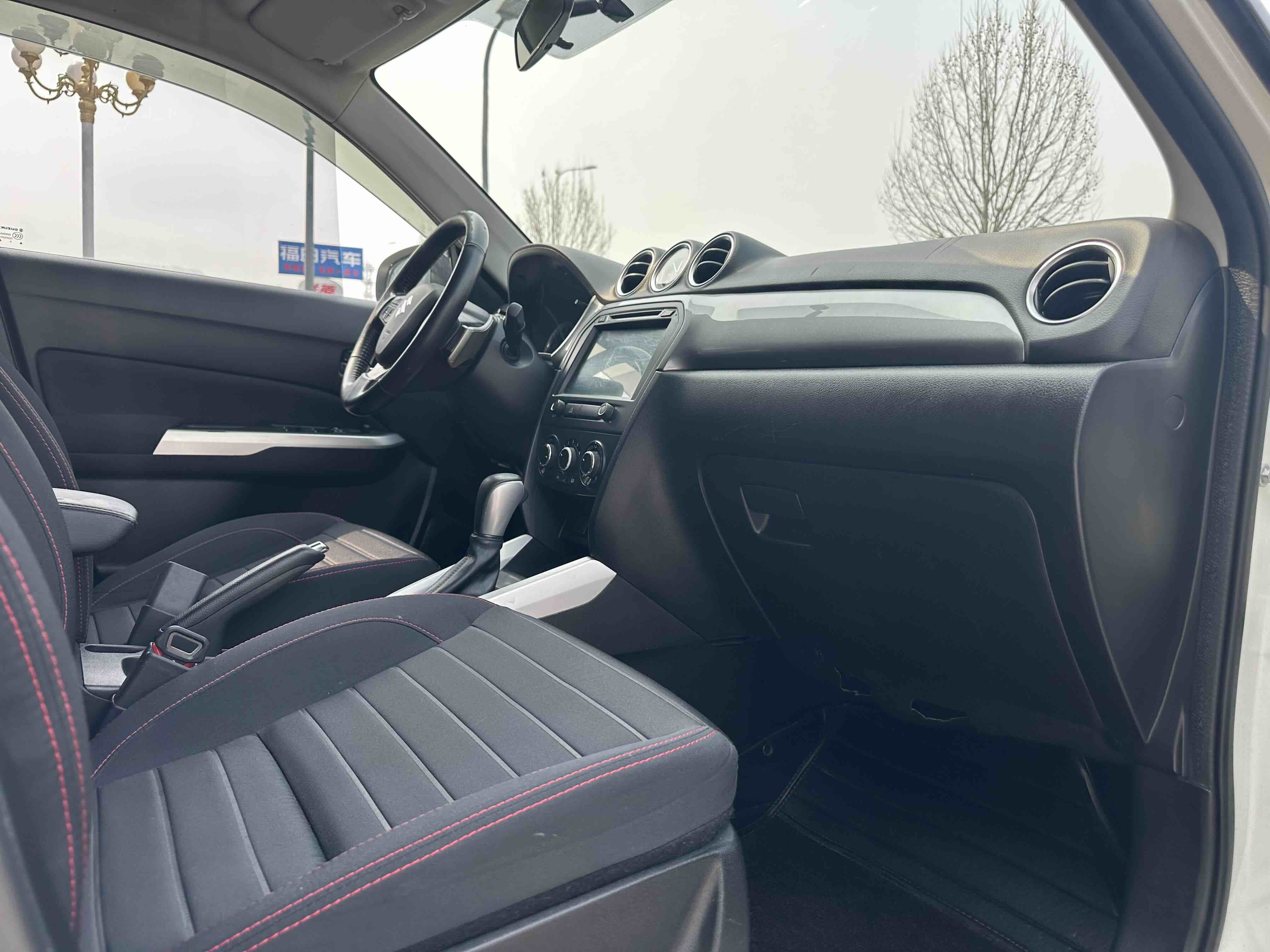 Suzuki Vitara 2017 صورة سيارة #8