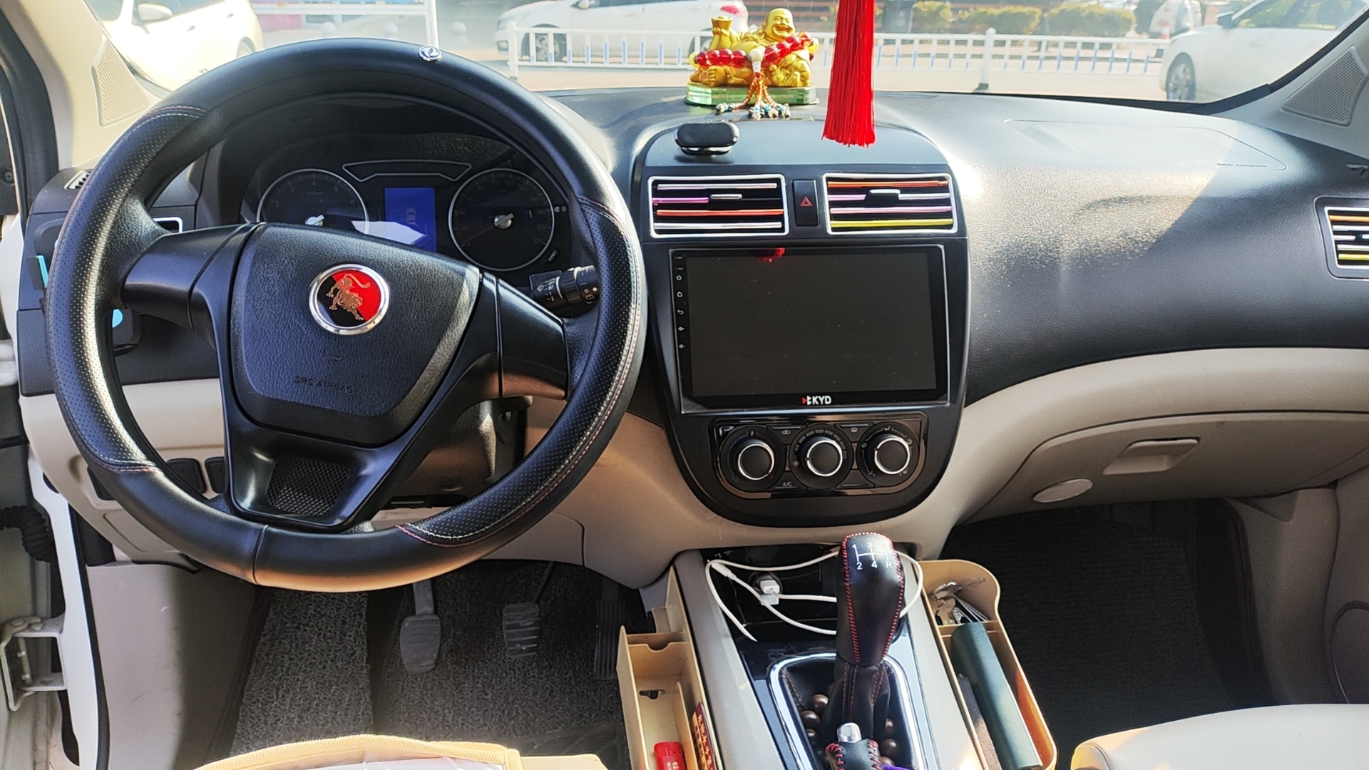 Forthing JOYEAR X3 2016 #8 Forthing JOYEAR X3 2016 car image #8