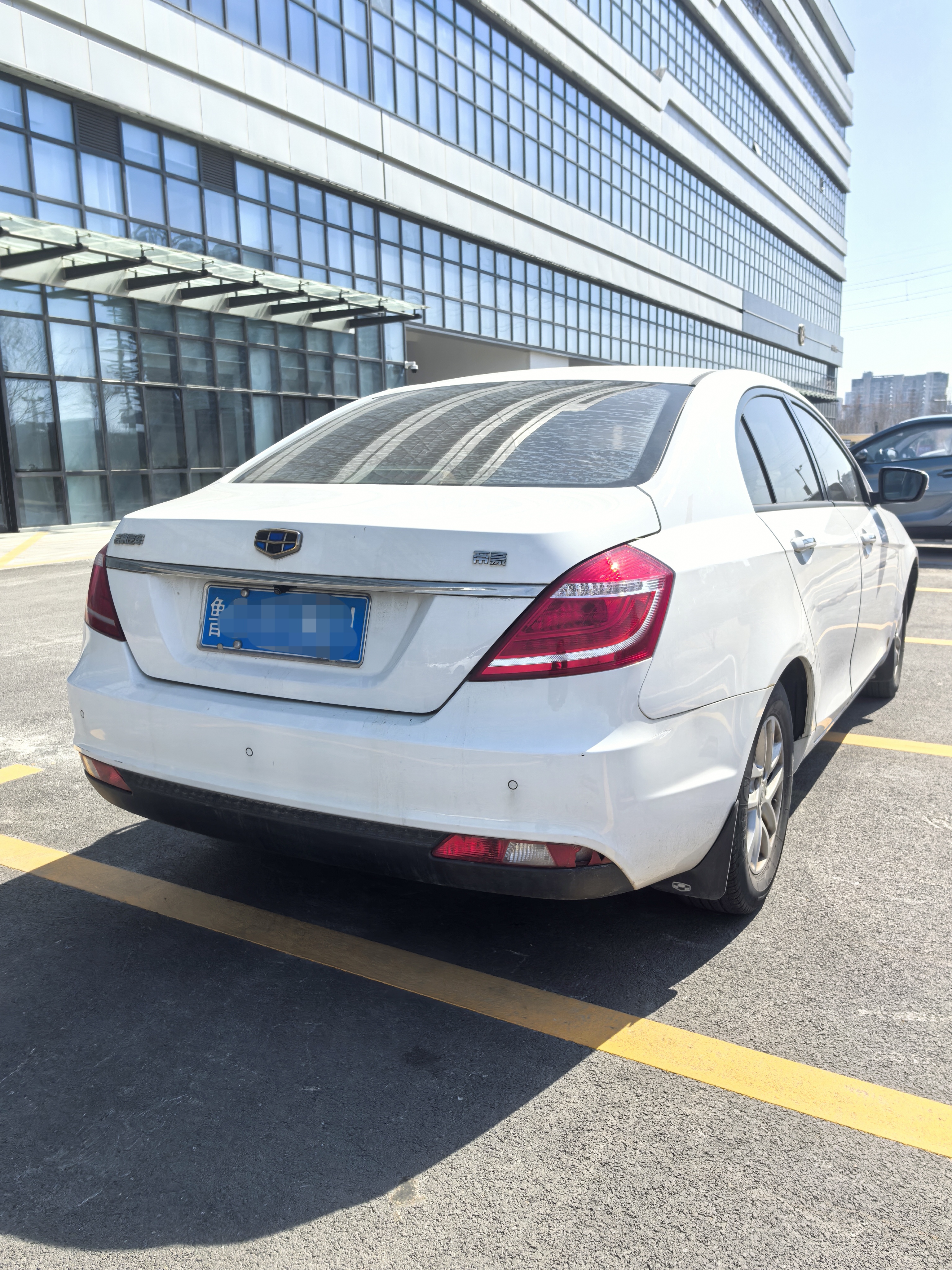 GEELY Emgrand 2016 car image #8