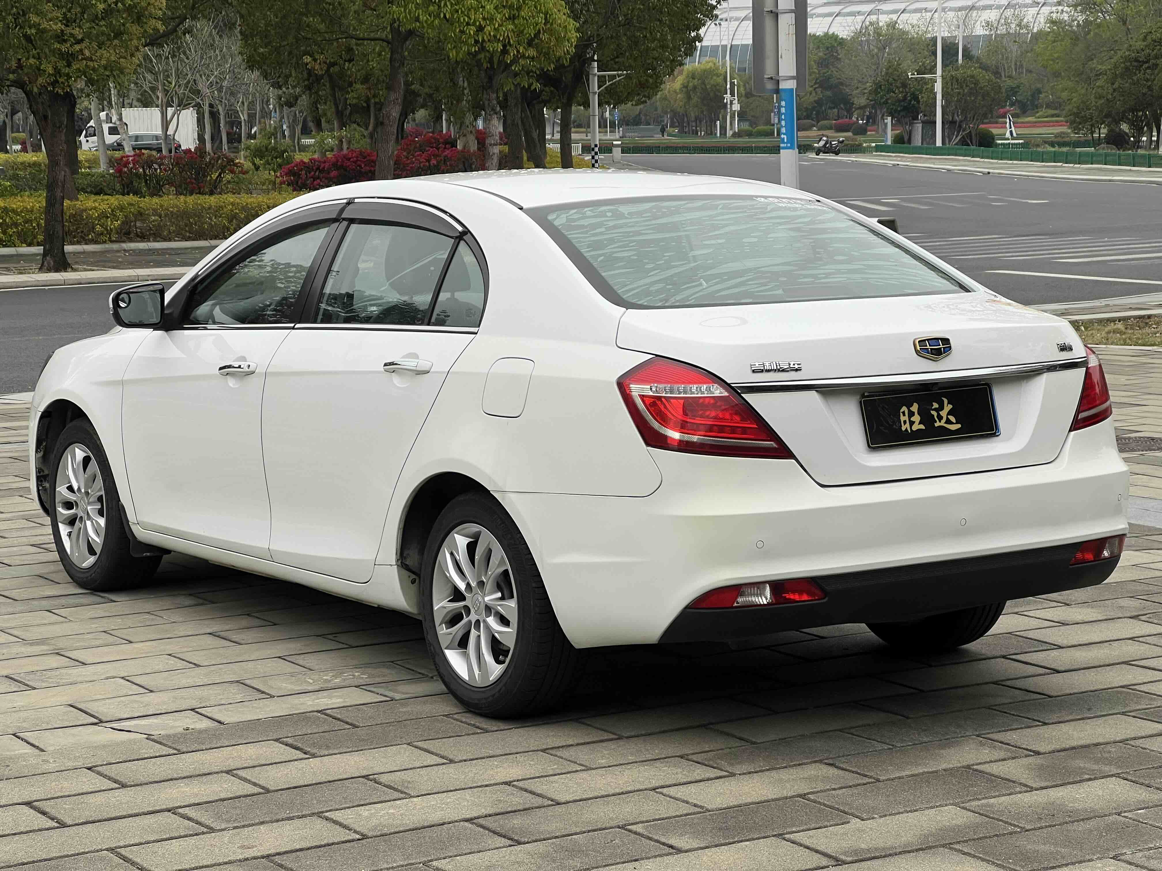 Emgrand 2016 #8 Emgrand 2016 car image #8