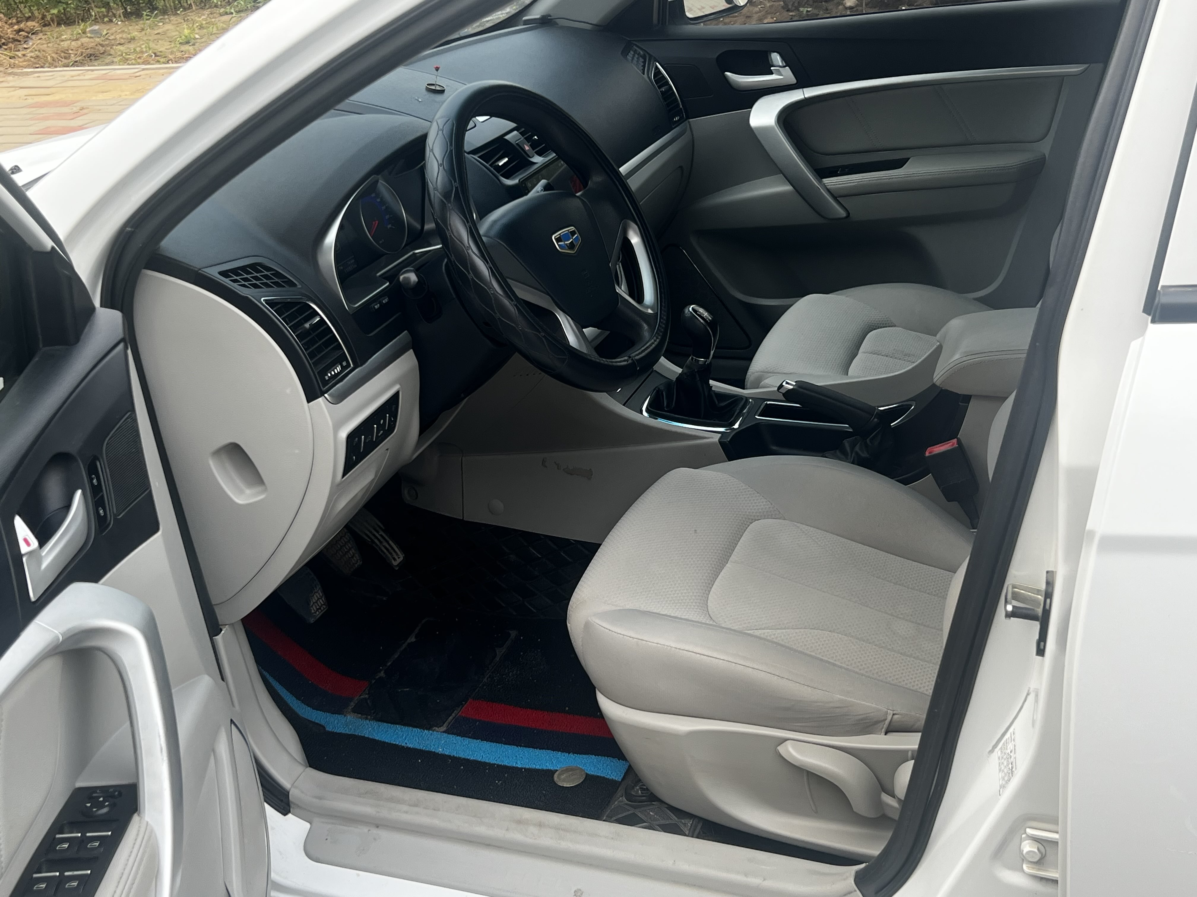 Emgrand 2016 #8 Emgrand 2016 car image #8