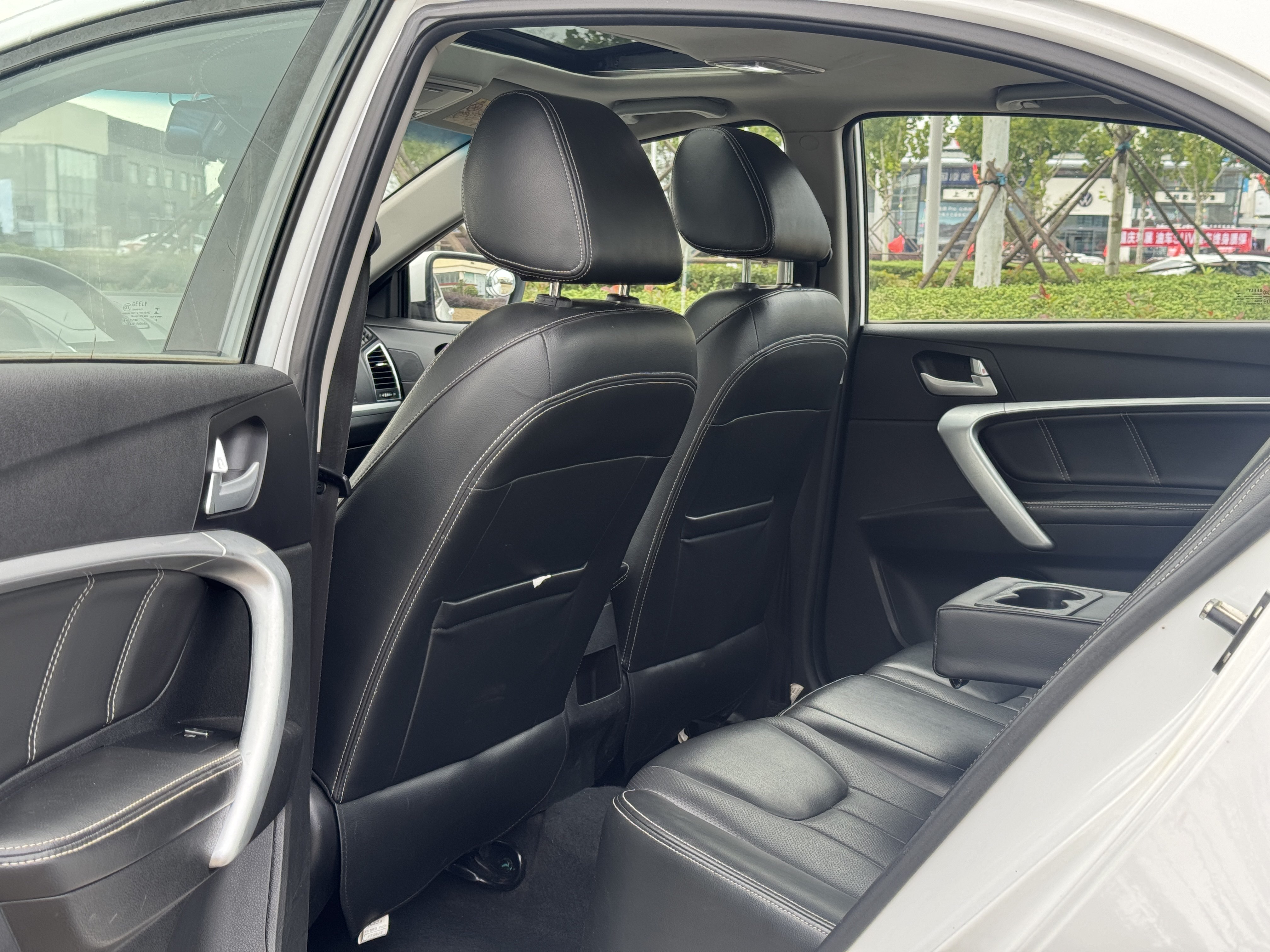 Emgrand 2016 #8 Emgrand 2016 car image #8